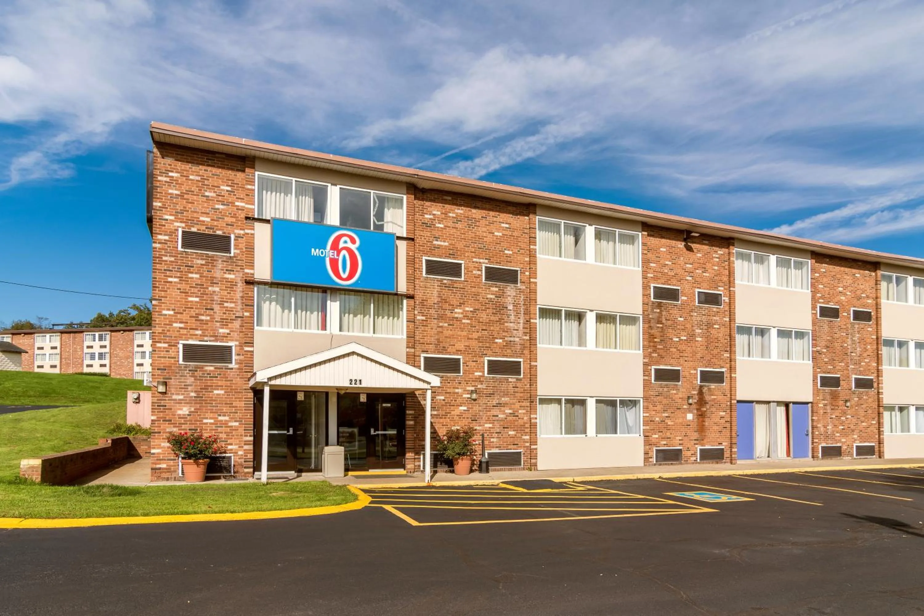 Property building in Motel 6-New Stanton, PA