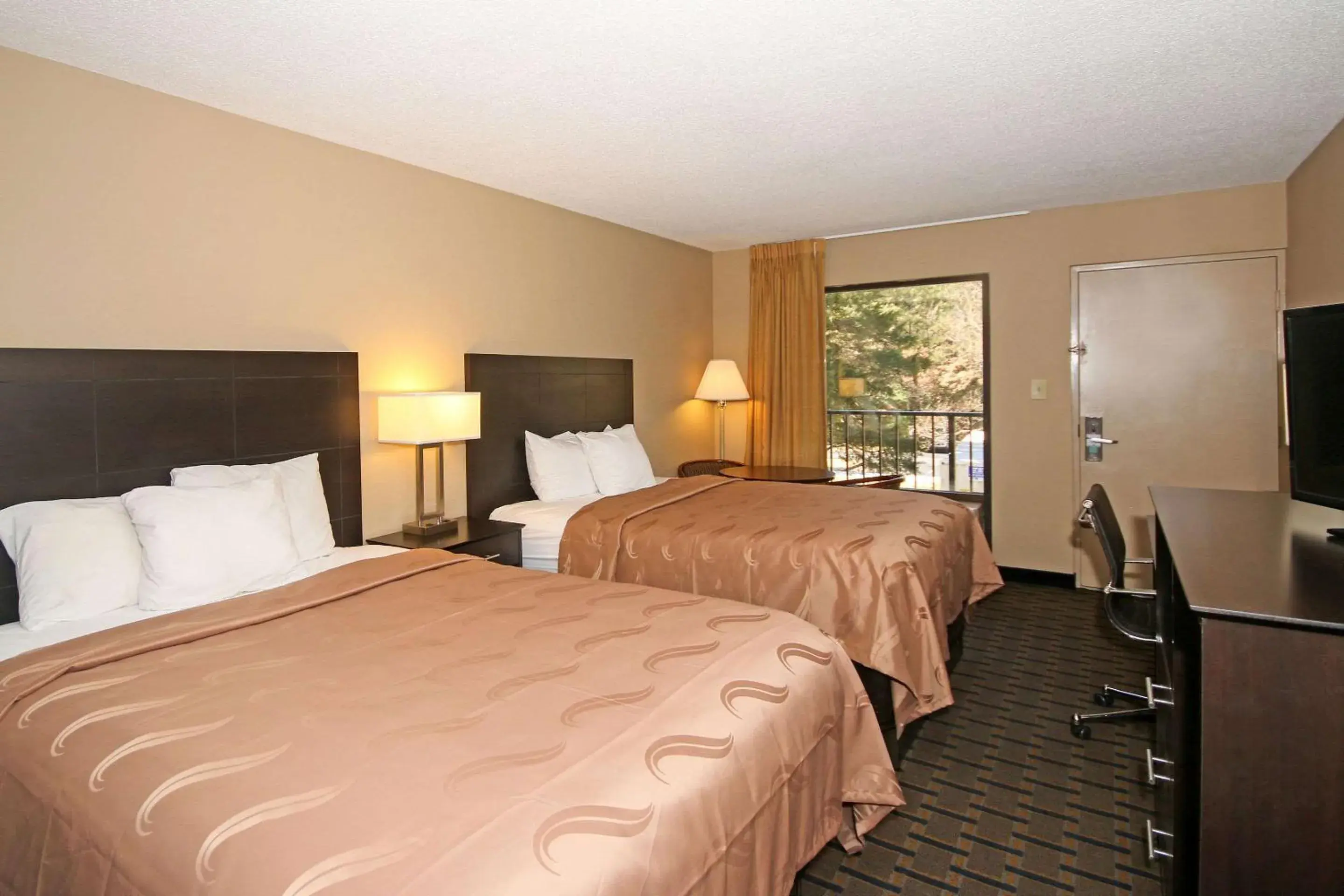 Bedroom, Bed in Quality Inn Clinton - Laurens I-26 Bedroom, Bed in Quality Inn Clinton - Laurens I-26