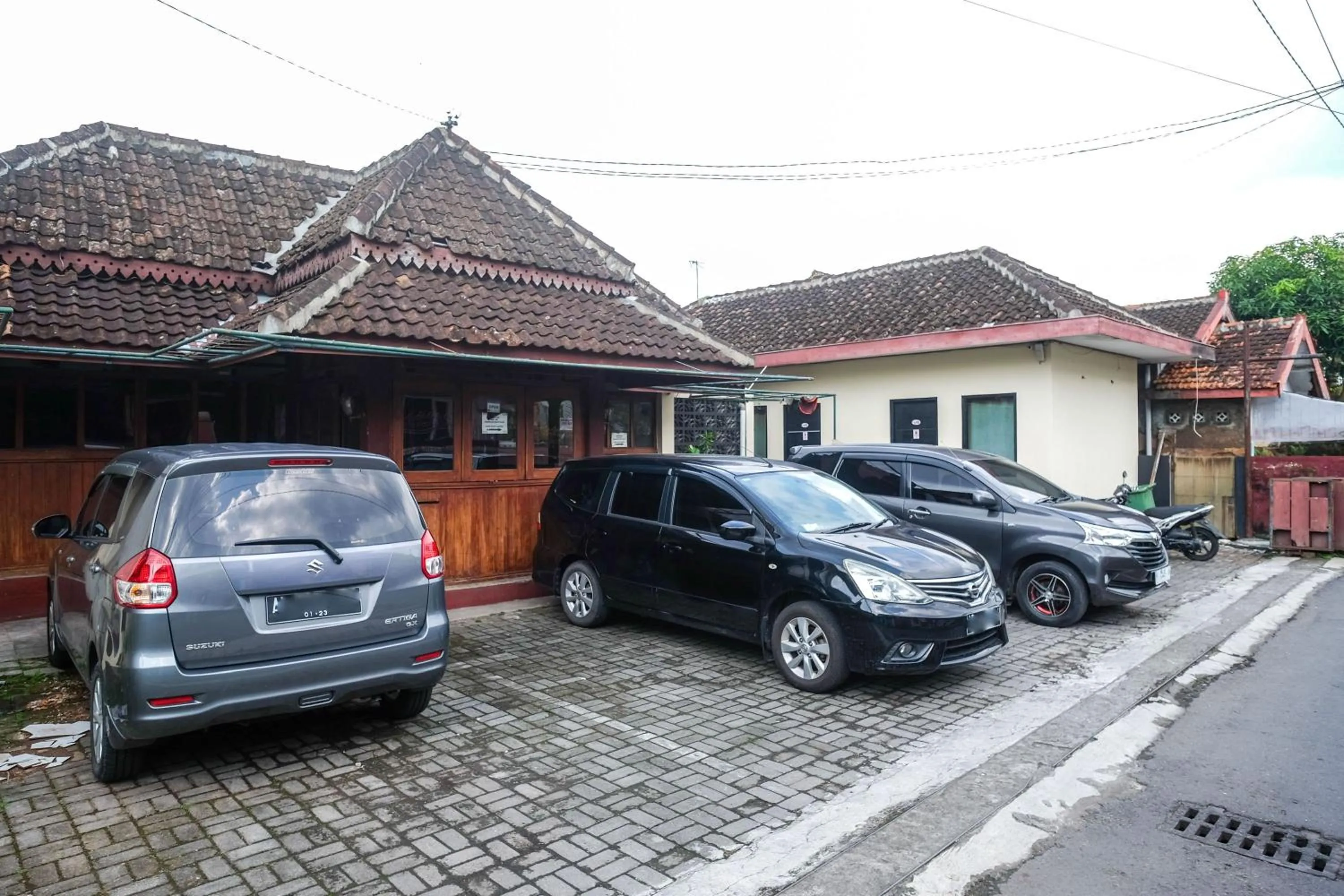 Property building in RedDoorz near Danurejan Malioboro