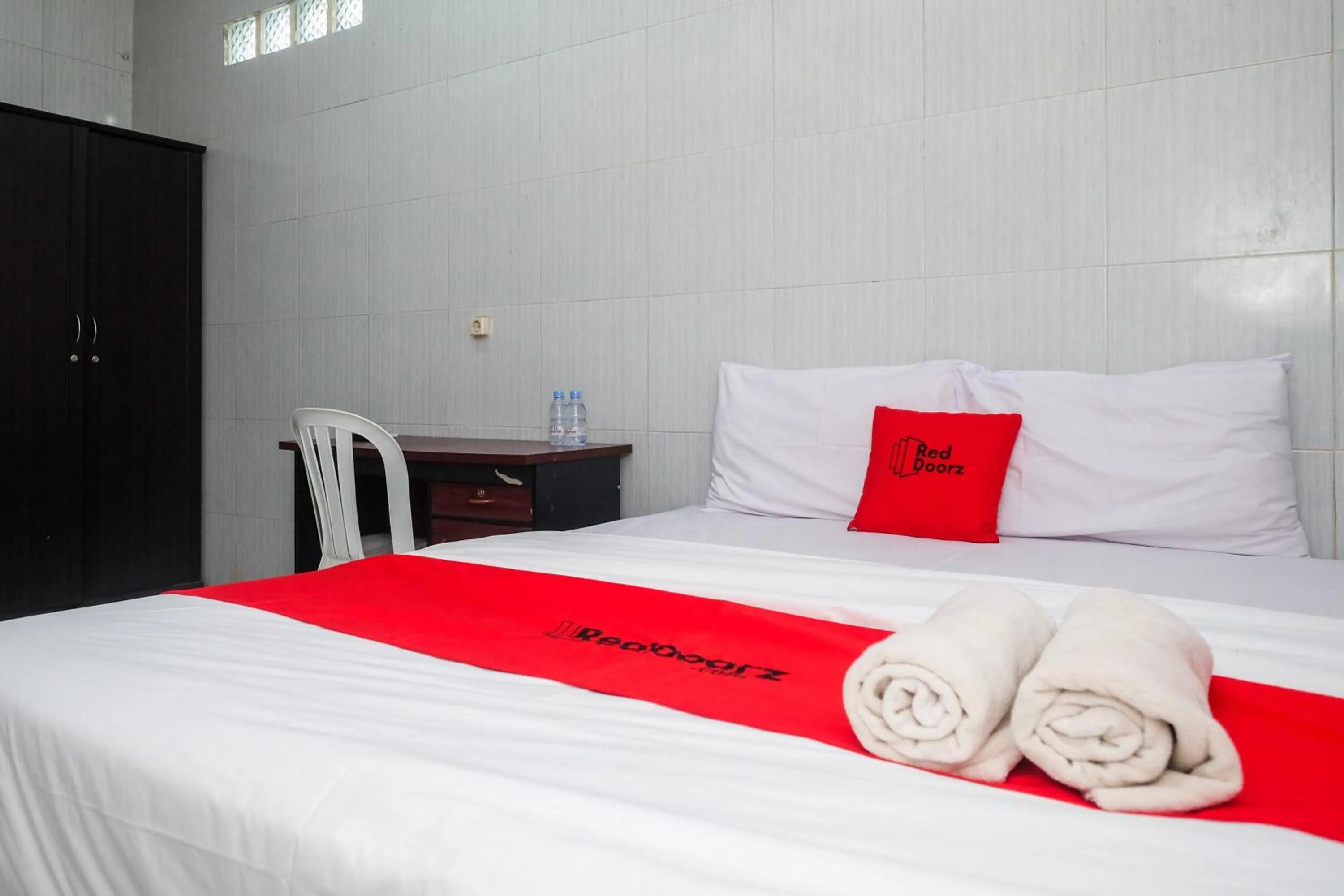 Bedroom, Bed in RedDoorz near Danurejan Malioboro