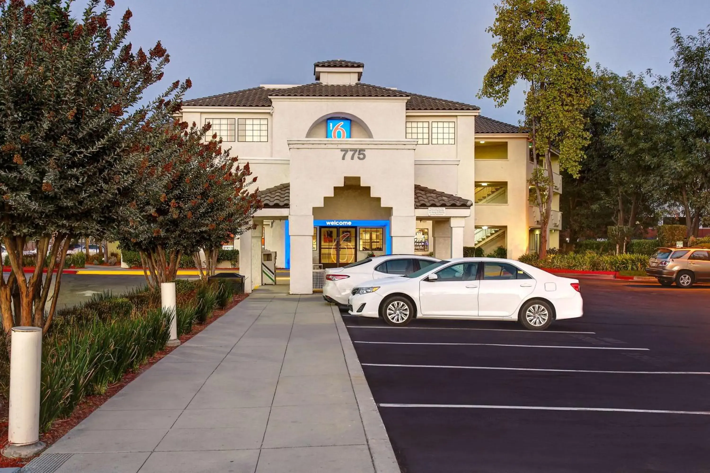 Property building in Motel 6-Sunnyvale, CA - North Property building in Motel 6-Sunnyvale, CA - North