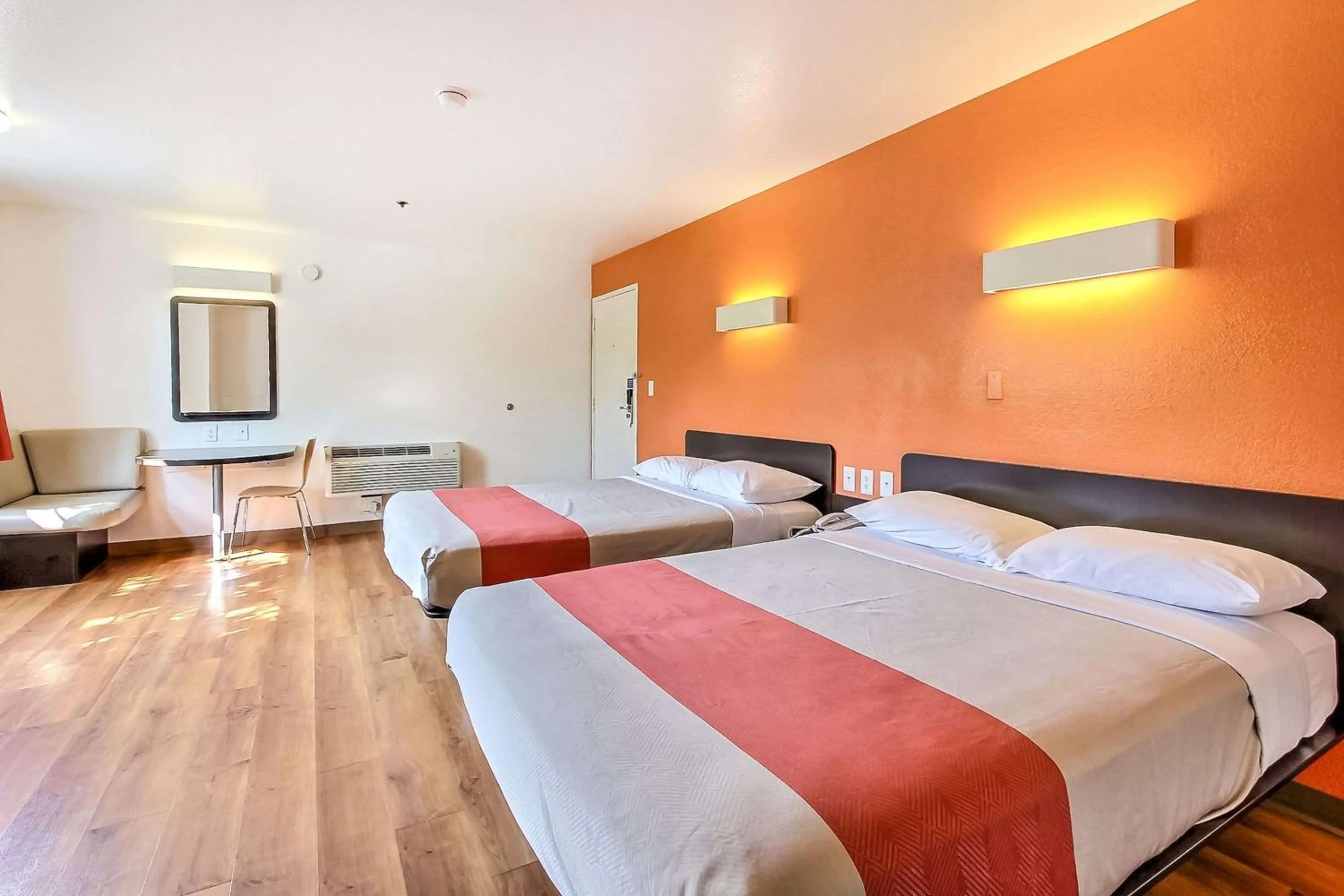 Bedroom, Bed in Motel 6-Sunnyvale, CA - North