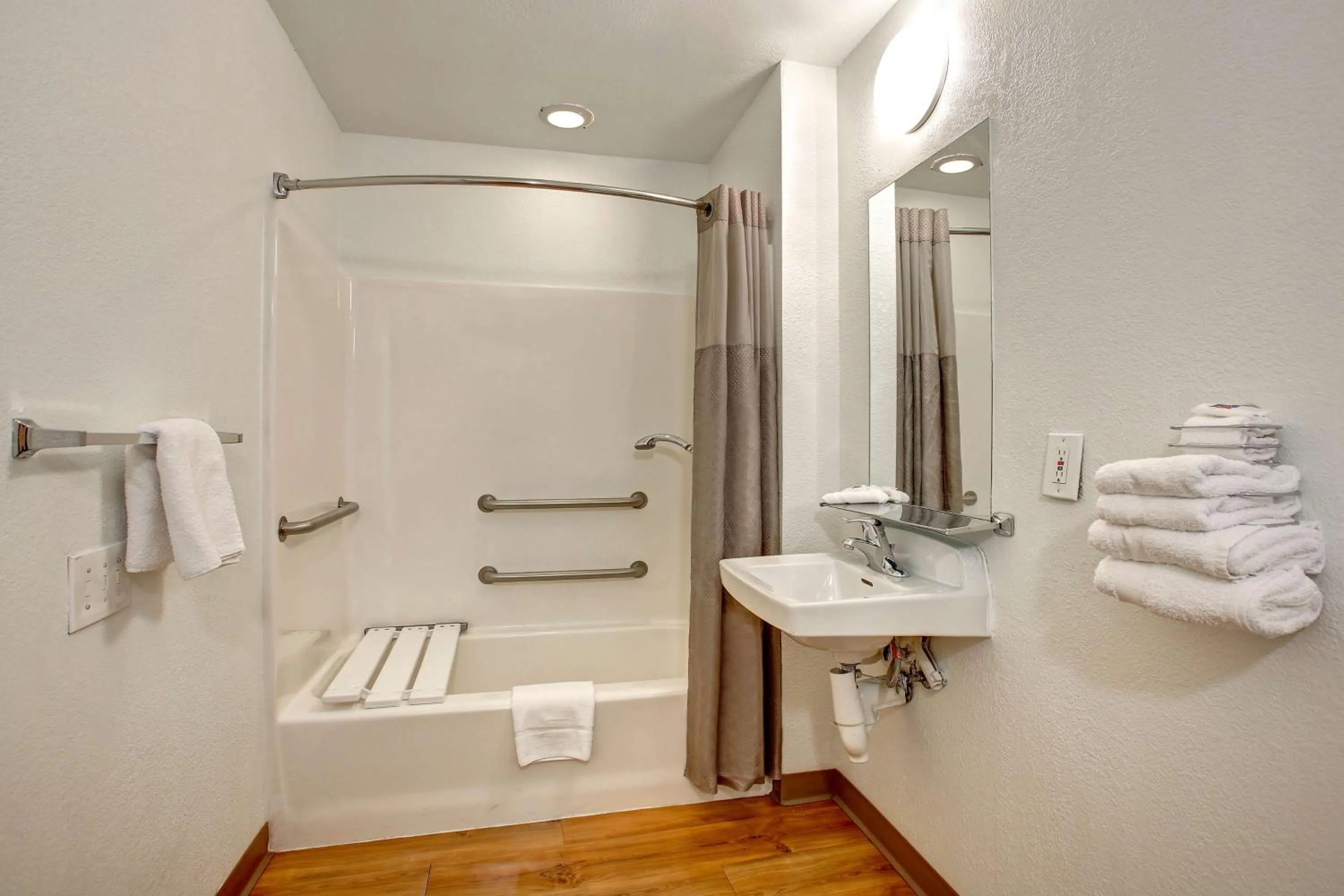 Bathroom in Motel 6-Sunnyvale, CA - North