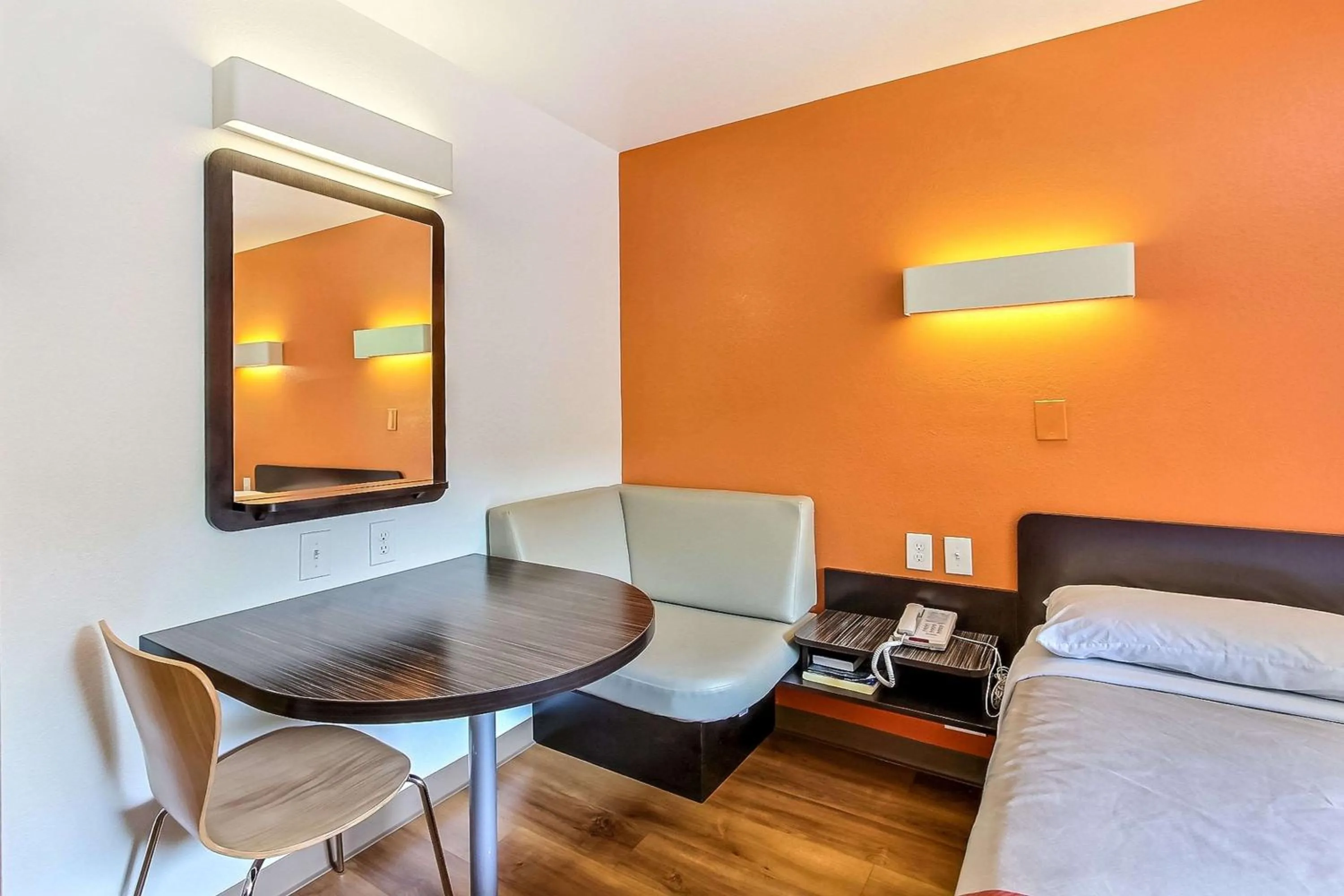 Seating area, Bed in Motel 6-Sunnyvale, CA - North