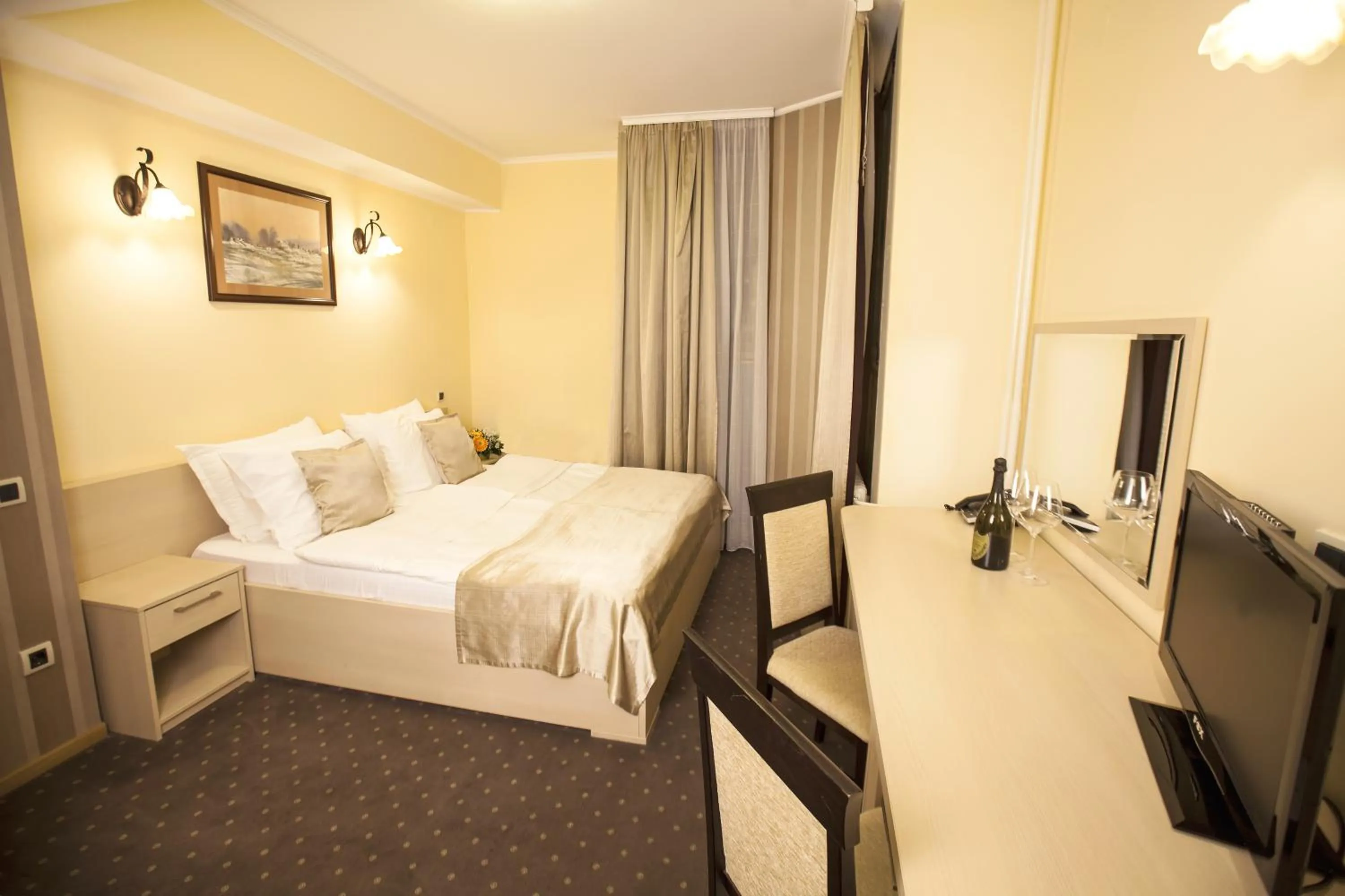 Photo of the whole room, Bed in Hotel Srbija