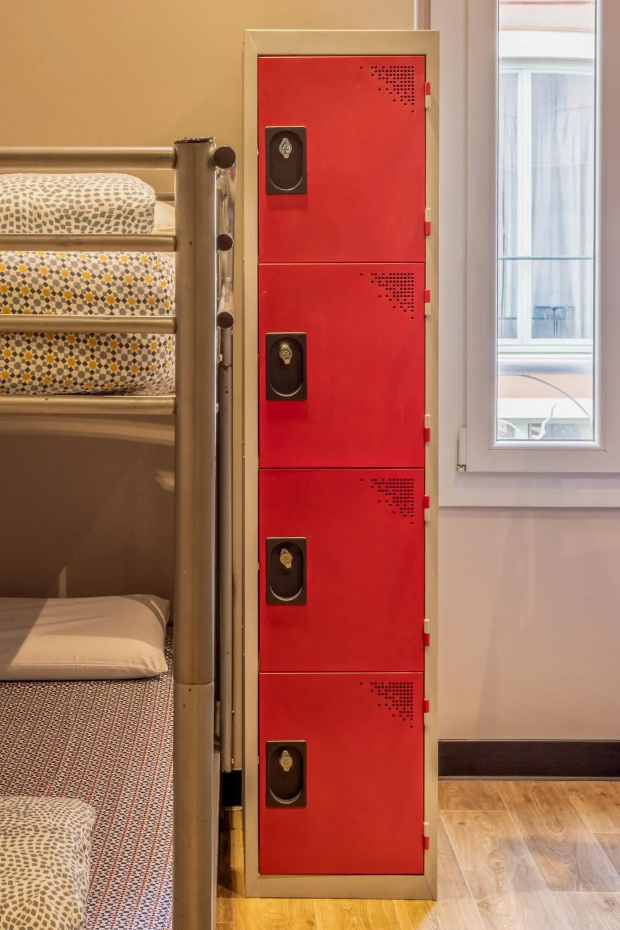 microwave, Bed in Villa Saint Exupery Beach Hostel microwave, Bed in Villa Saint Exupery Beach Hostel