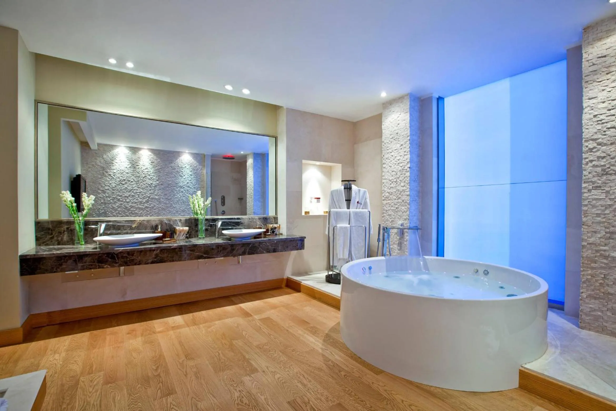 Hot Tub in Wyndham Ankara