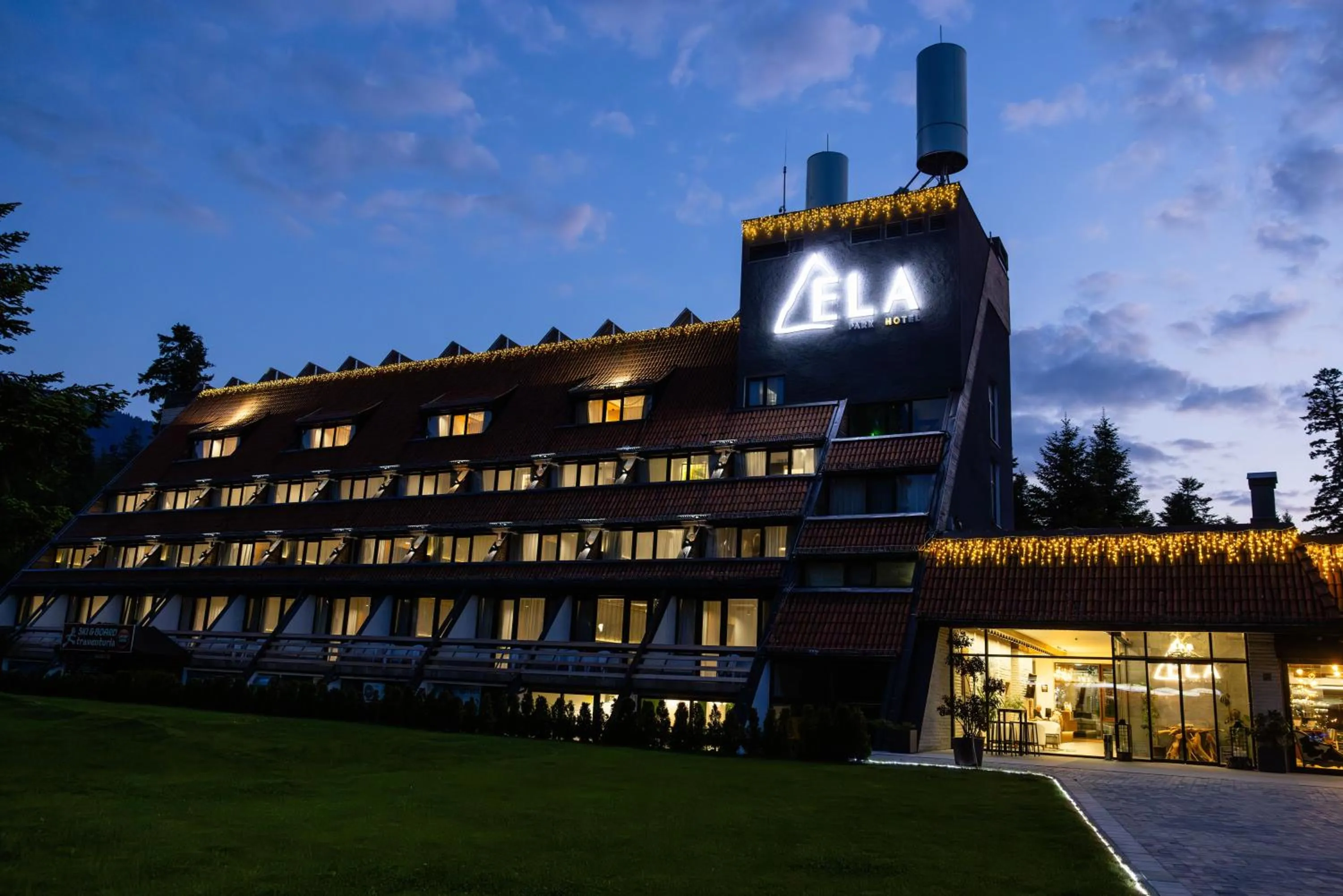 Property building in Park Hotel Ela
