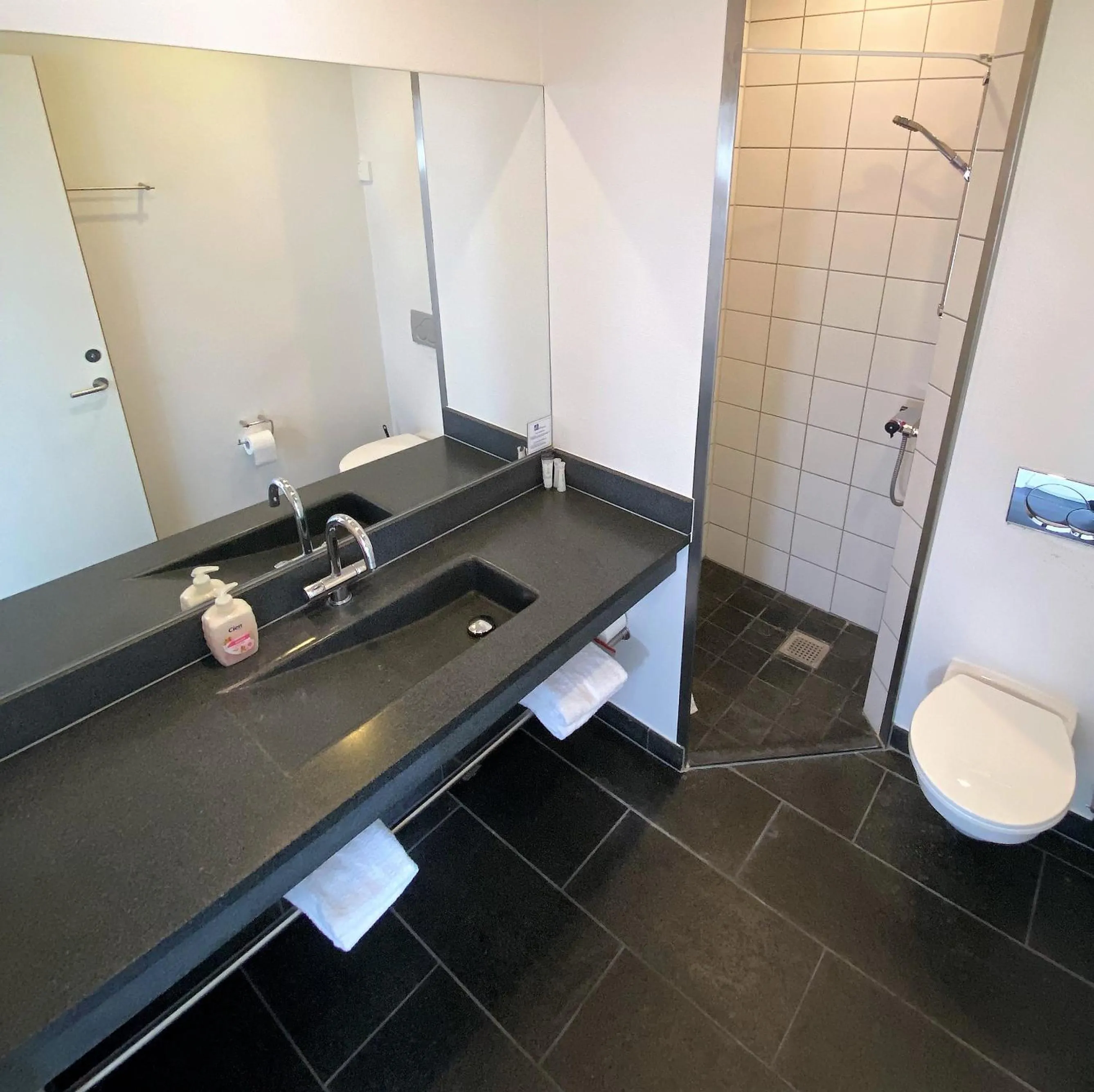 Bathroom in Hotel Strandtangen