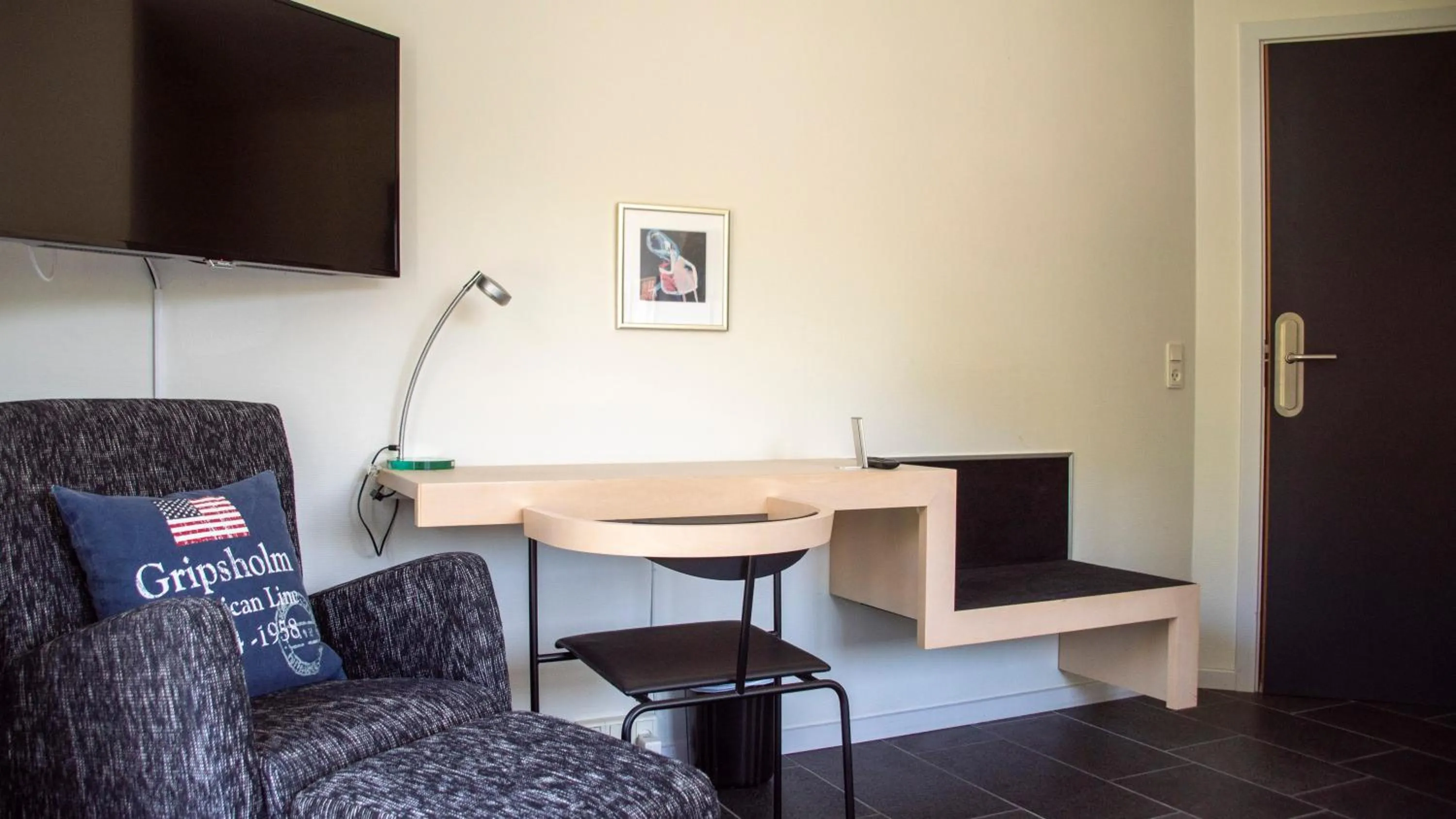 Photo of the whole room in Hotel Strandtangen