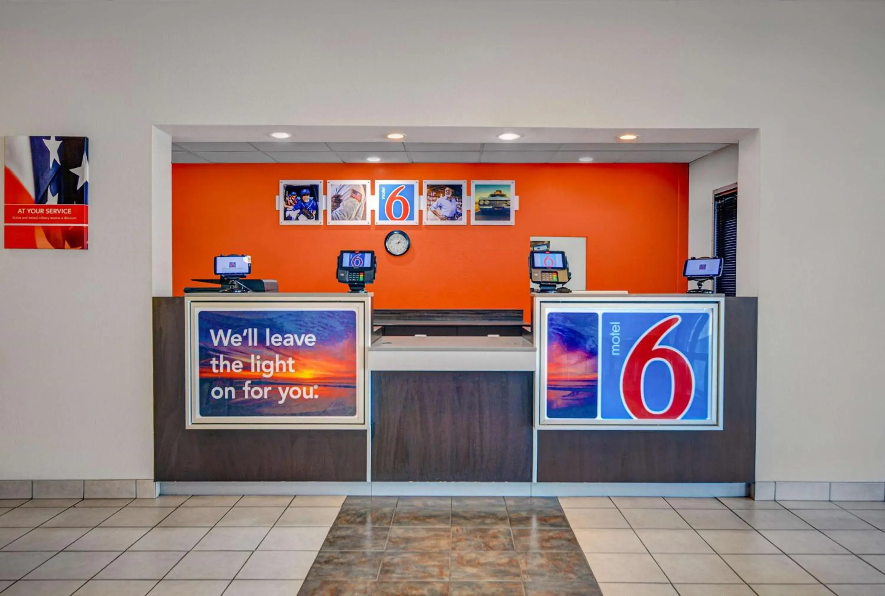 Lobby or reception in Motel 6-Tallahassee, FL - Downtown Lobby or reception in Motel 6-Tallahassee, FL - Downtown