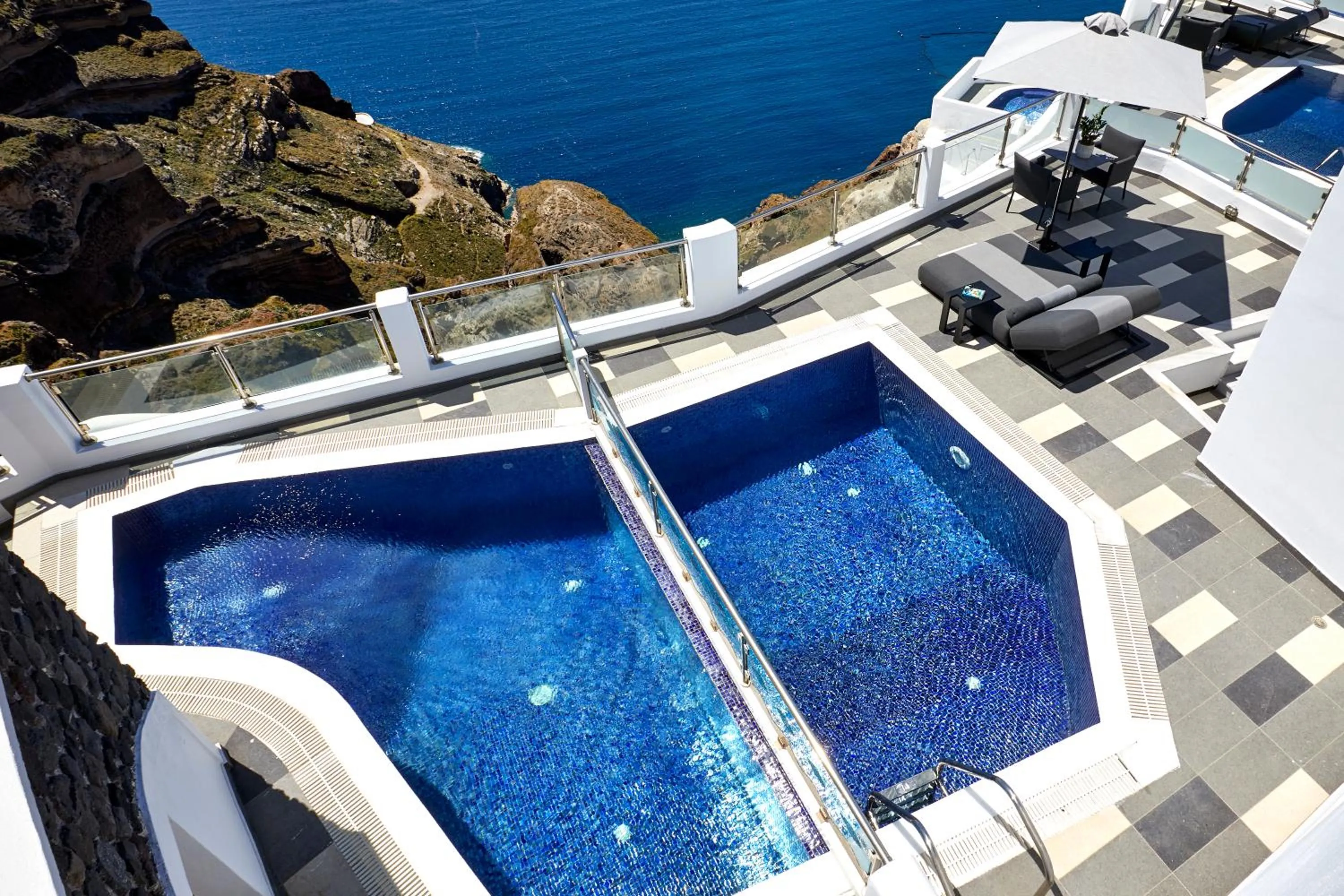 Swimming pool in Petit Palace Suites