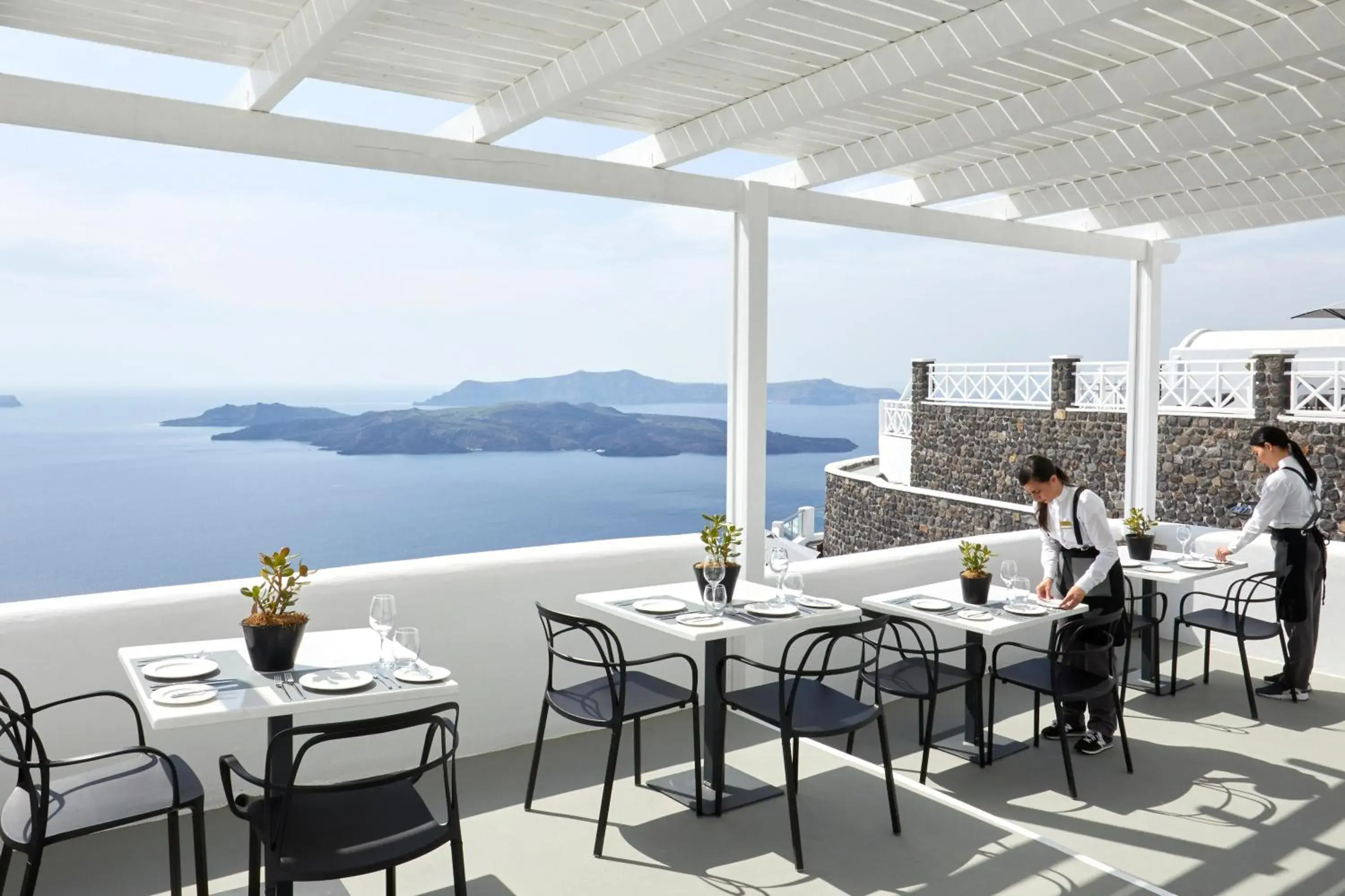 Restaurant/places to eat in Petit Palace Suites Restaurant/places to eat in Petit Palace Suites