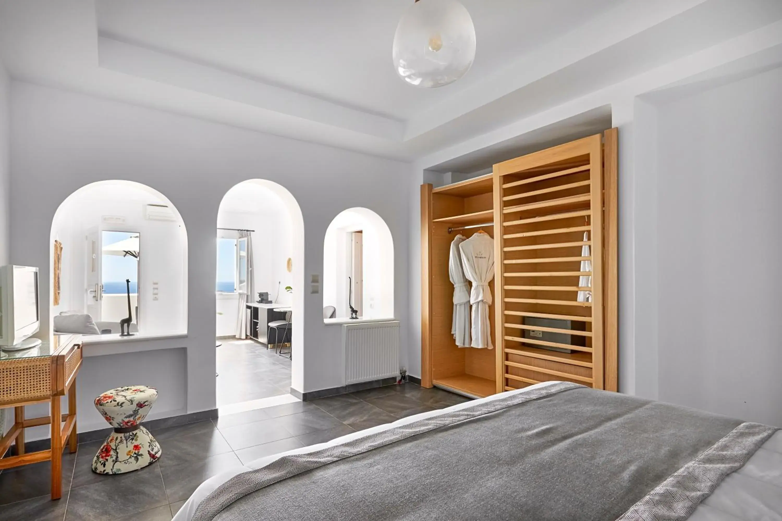 Seating area, Bed in Petit Palace Suites Seating area, Bed in Petit Palace Suites