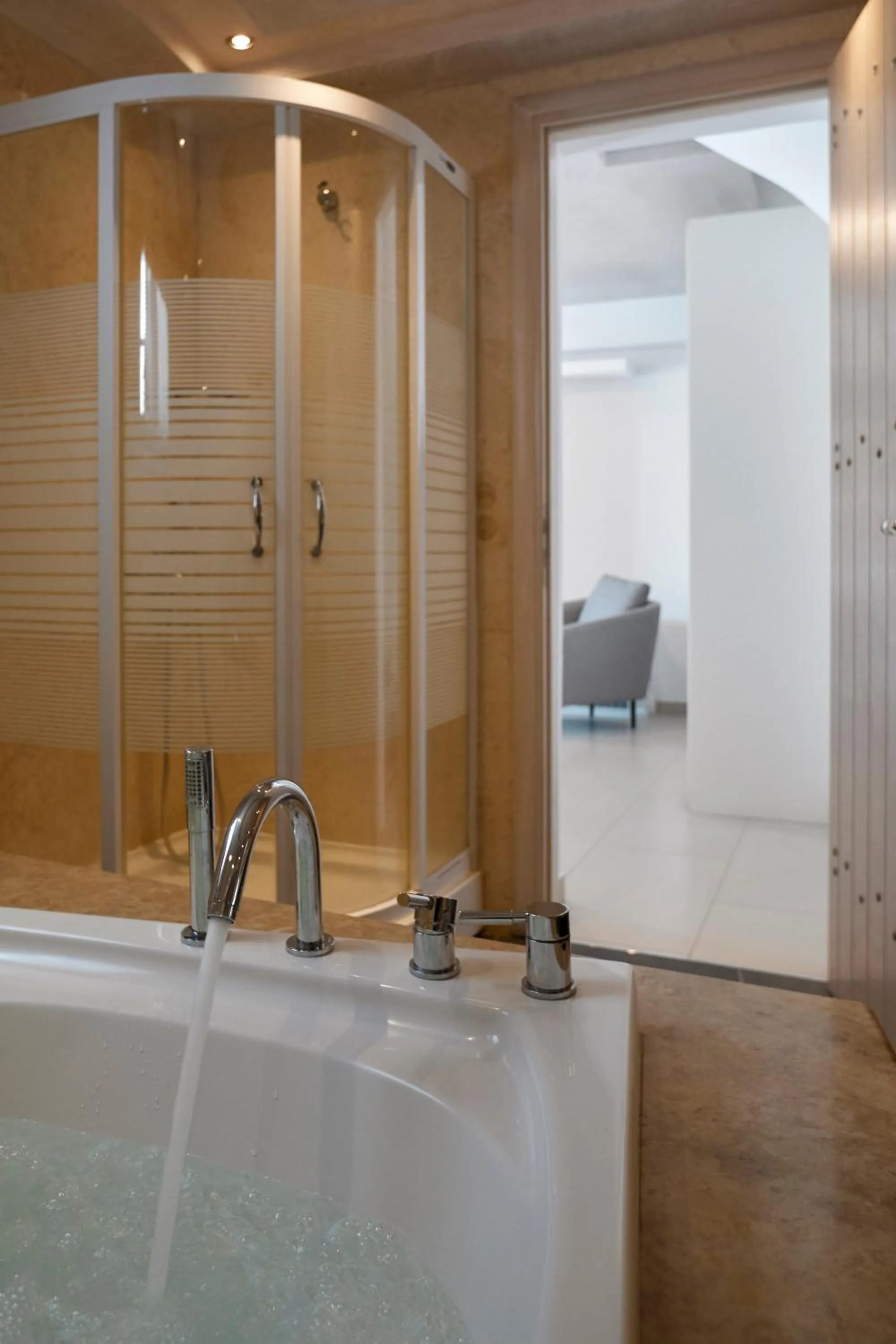 Bathroom in Petit Palace Suites