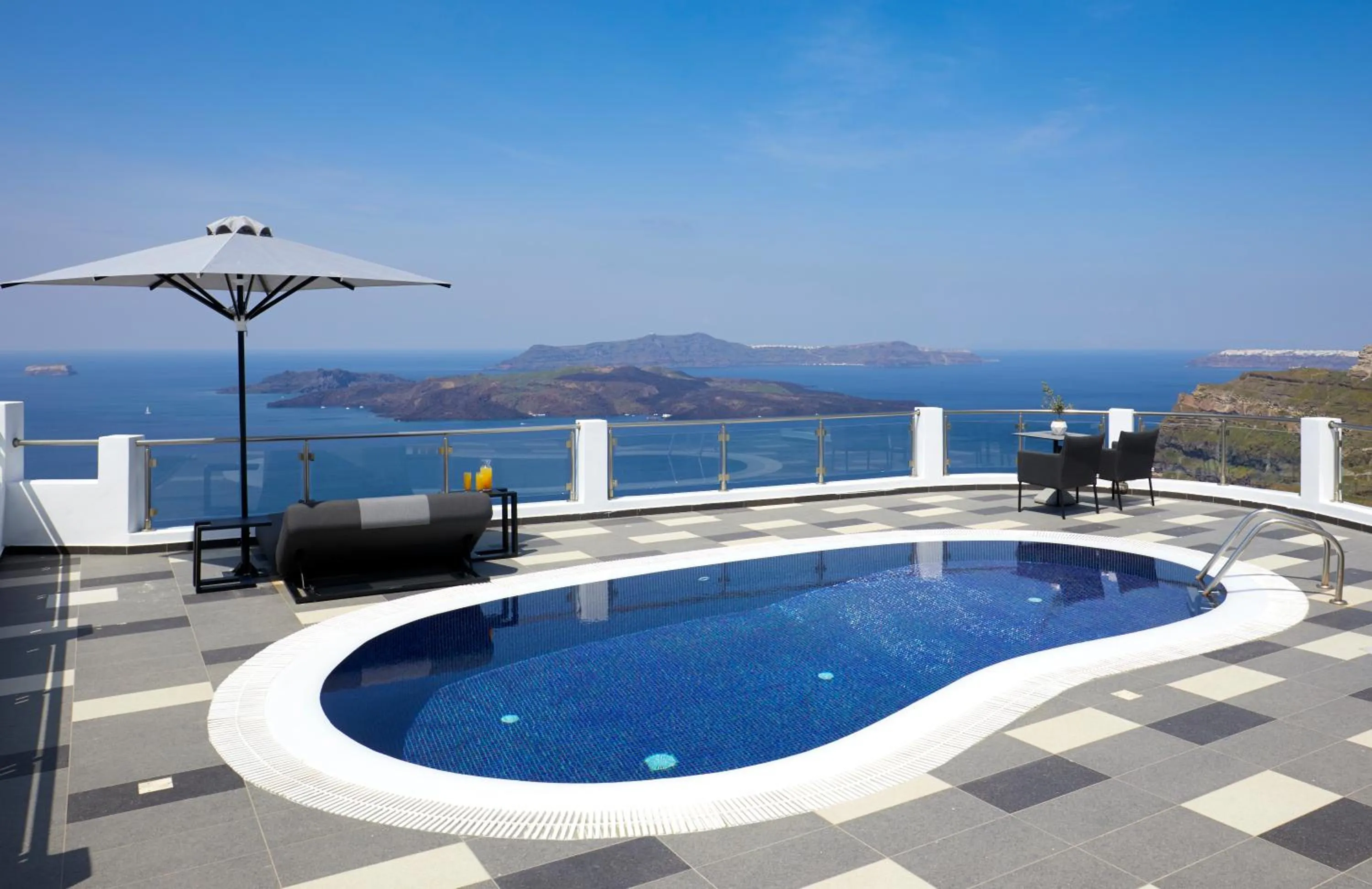 Swimming pool in Petit Palace Suites