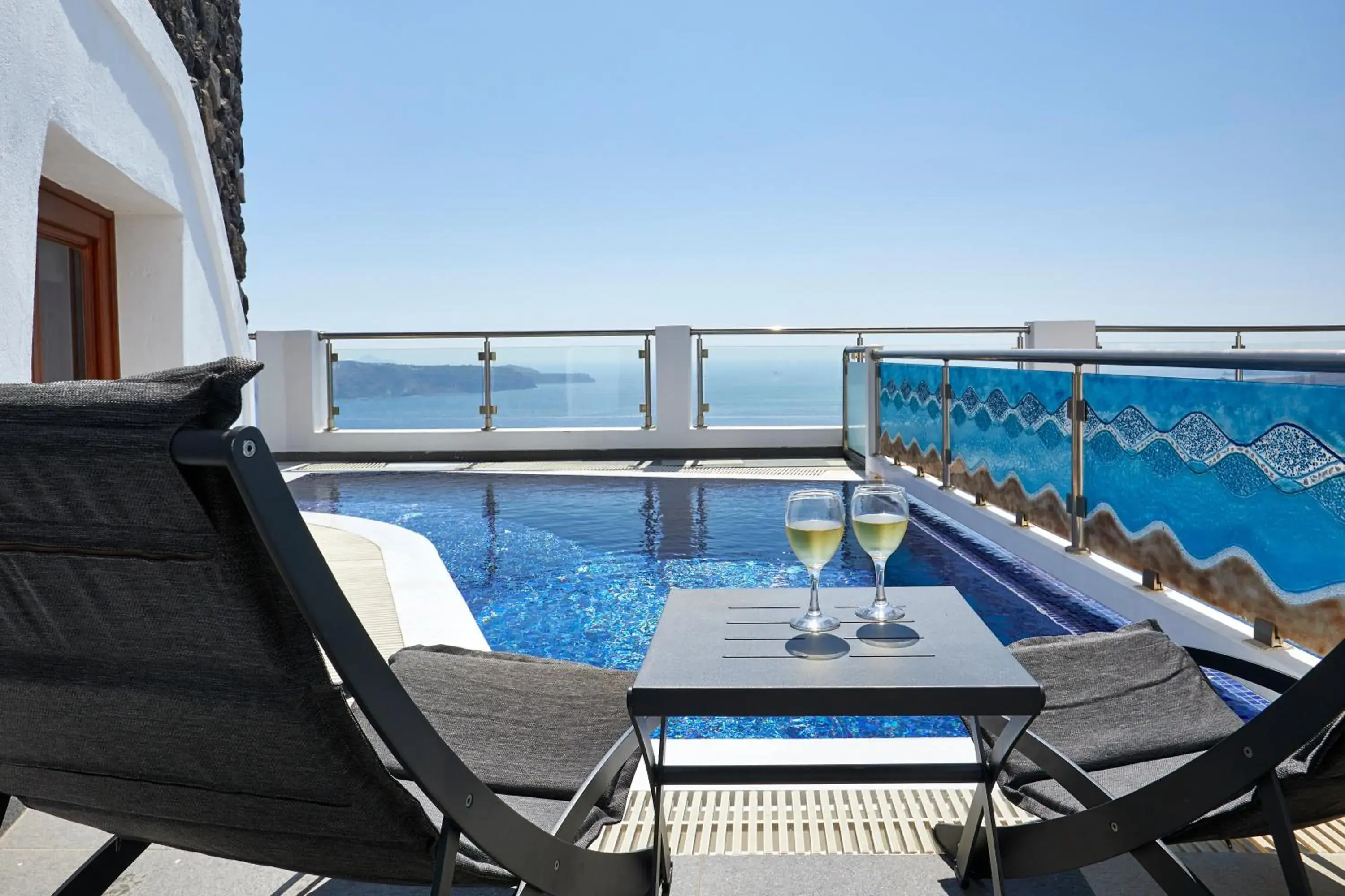 Swimming pool in Petit Palace Suites Swimming pool in Petit Palace Suites
