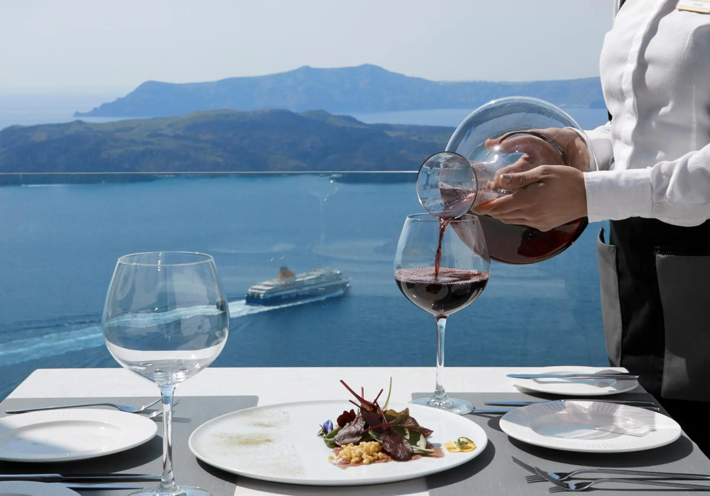 Restaurant/places to eat in Petit Palace Suites Restaurant/places to eat in Petit Palace Suites