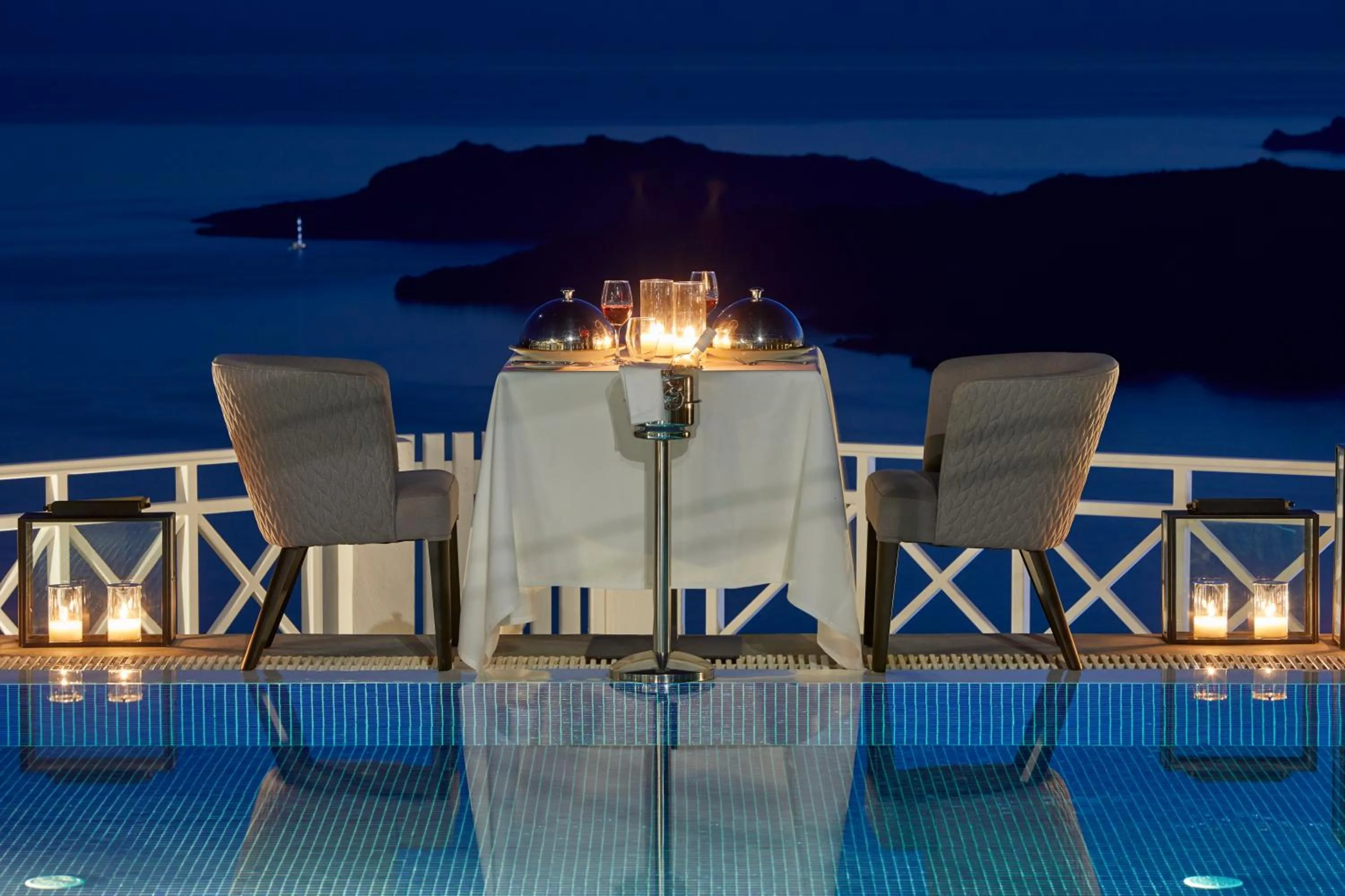 Meals in Petit Palace Suites