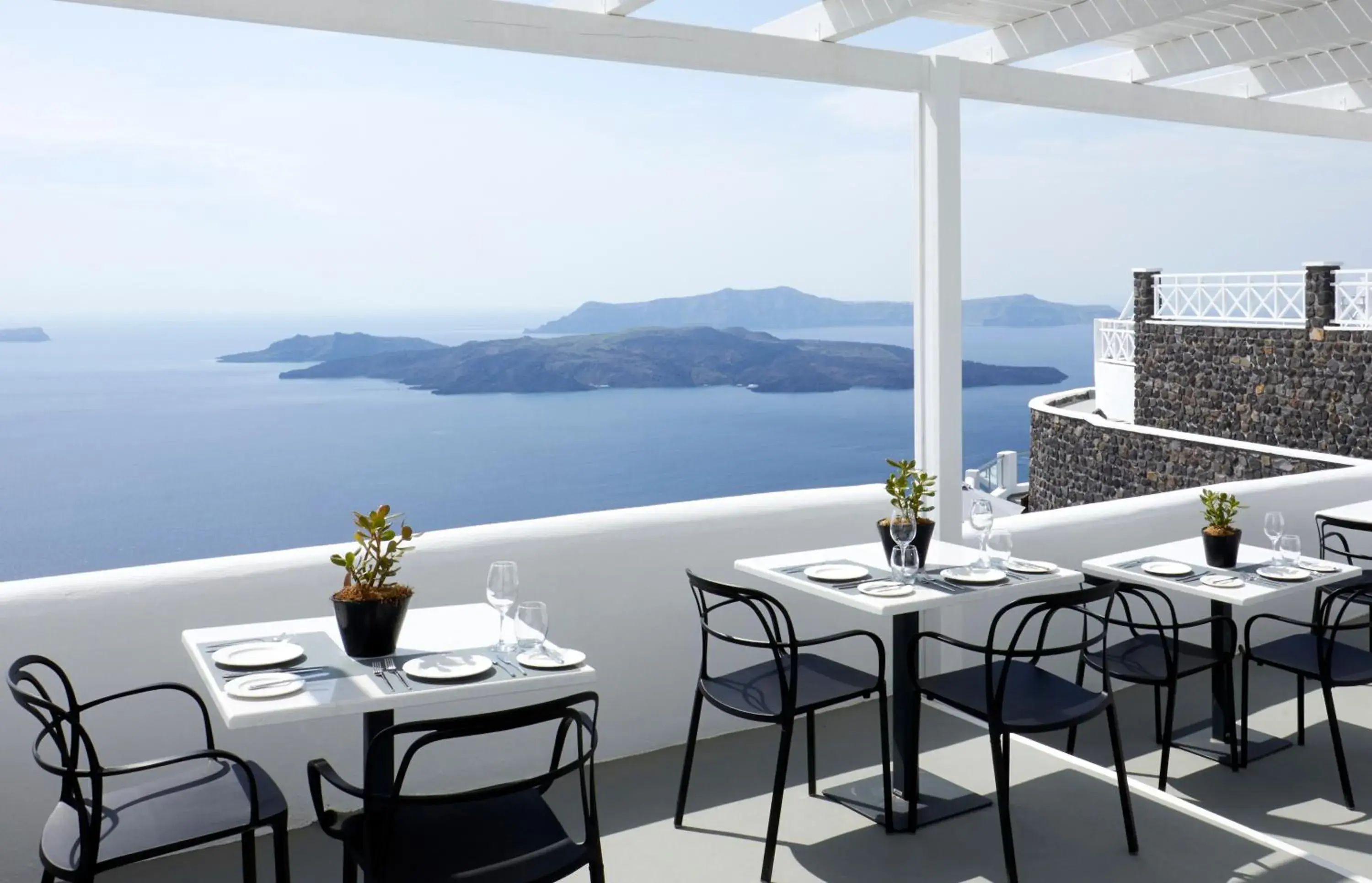 Restaurant/places to eat in Petit Palace Suites Restaurant/places to eat in Petit Palace Suites