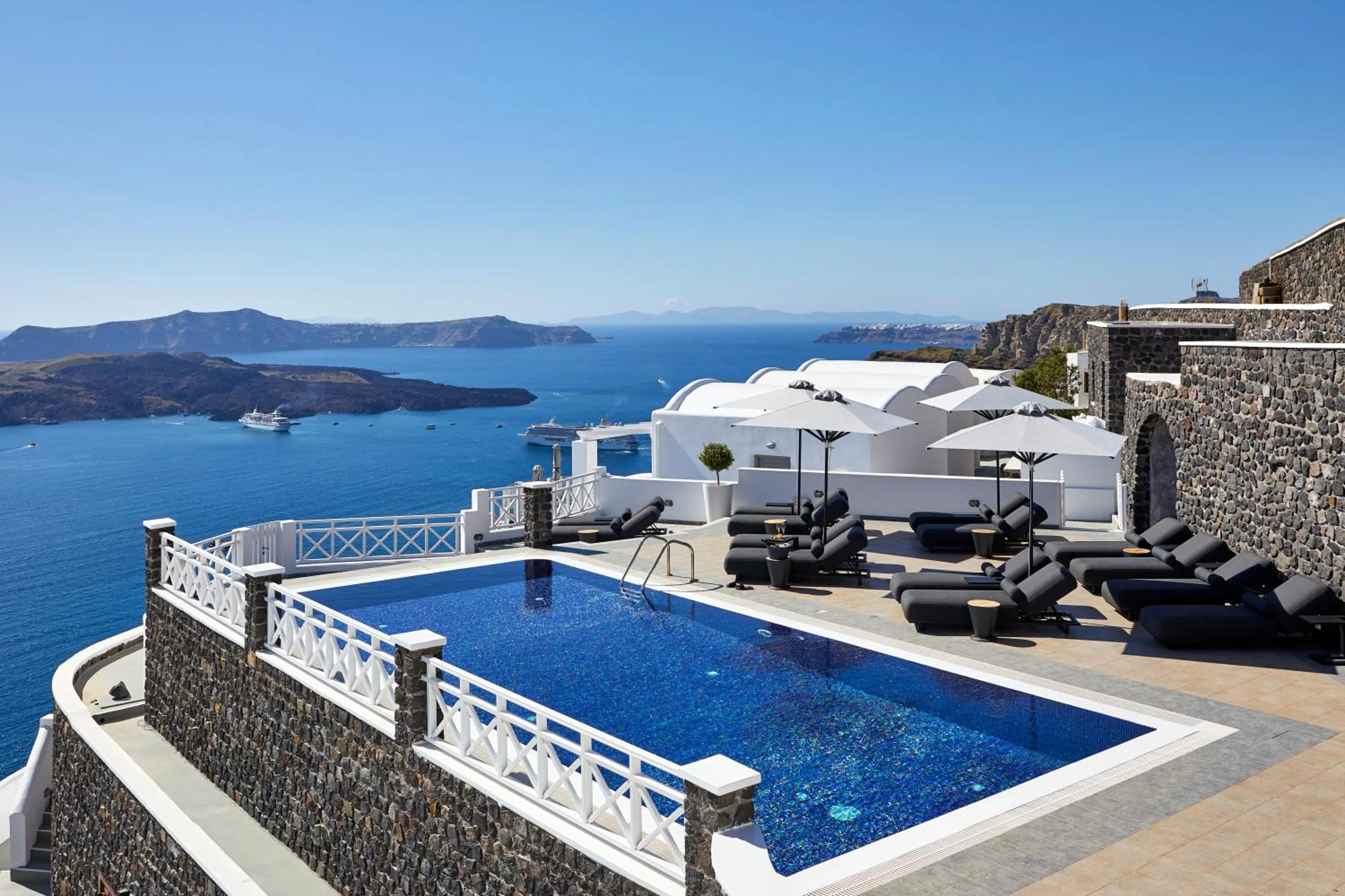 Patio in Petit Palace Suites