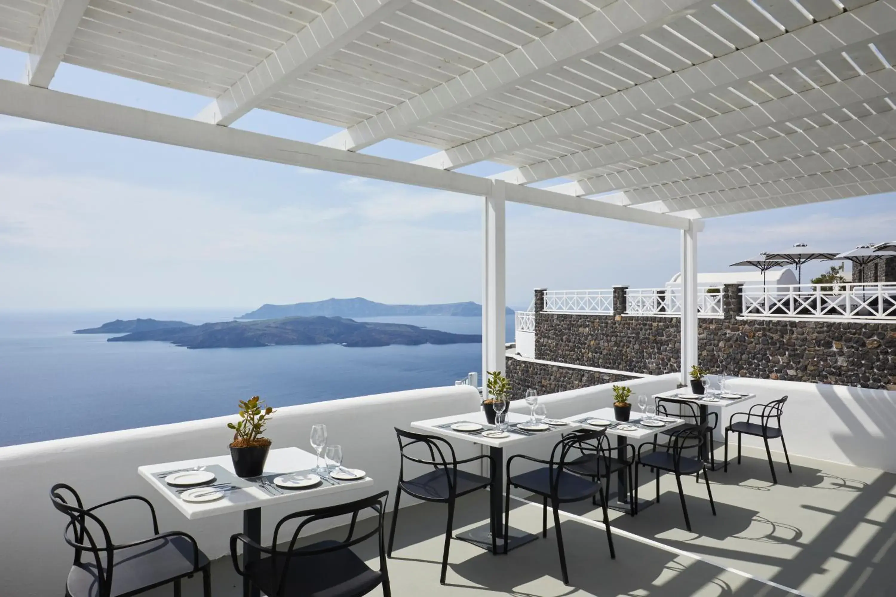 Restaurant/places to eat in Petit Palace Suites Restaurant/places to eat in Petit Palace Suites