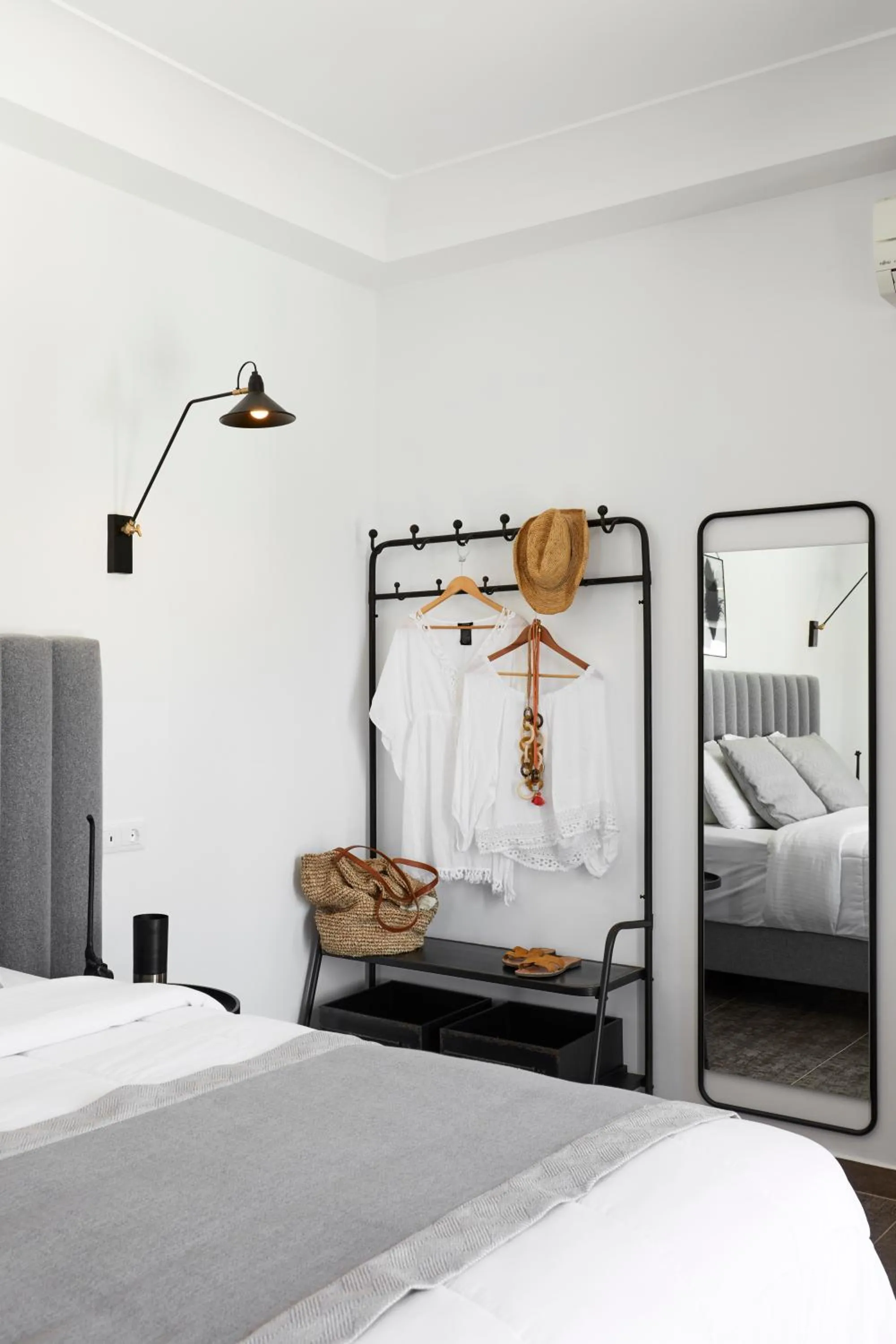 Bedroom, Bed in Petit Palace Suites