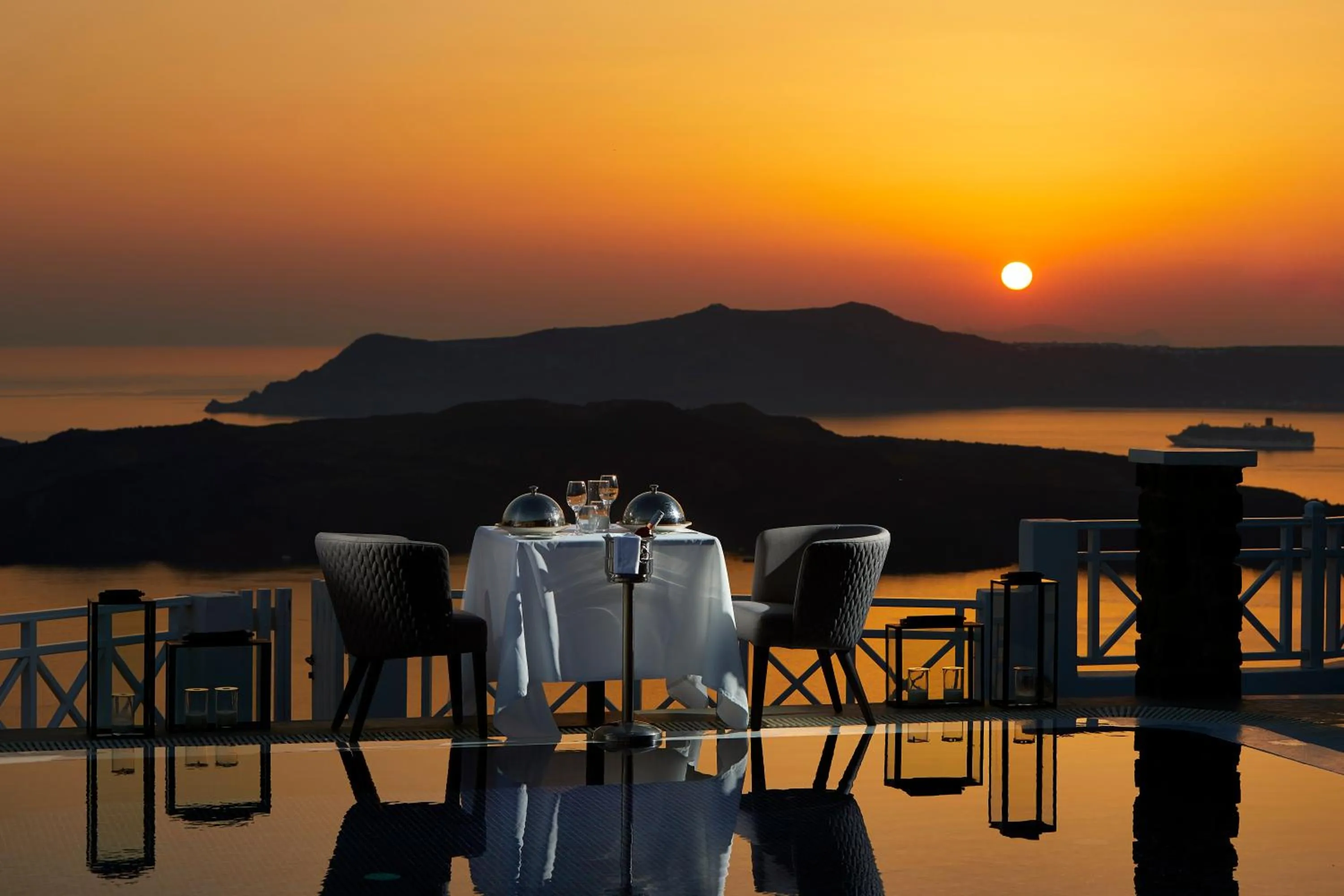 Sunset in Petit Palace Suites