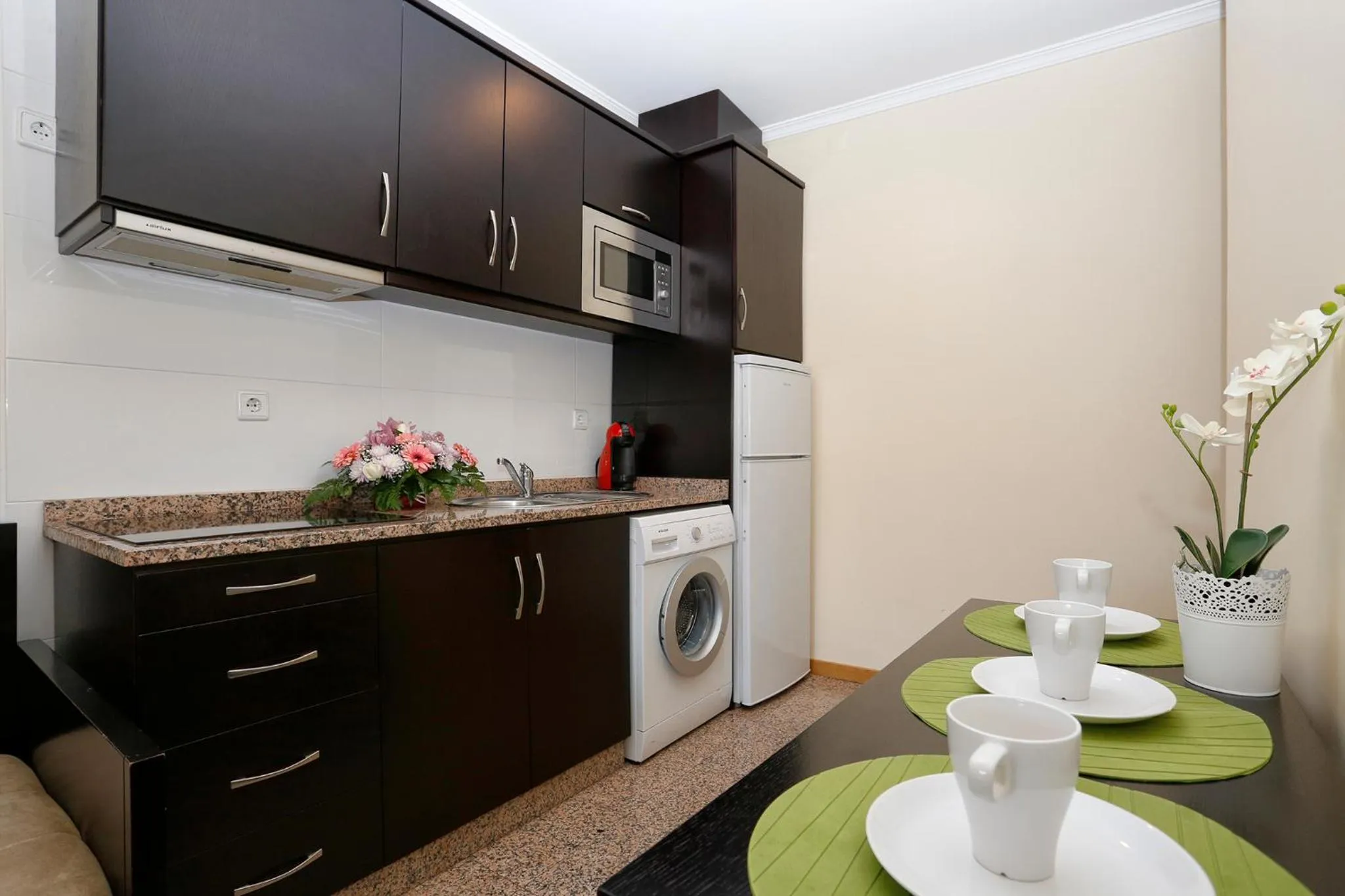 Kitchen or kitchenette in Oporto City Centre Apartments