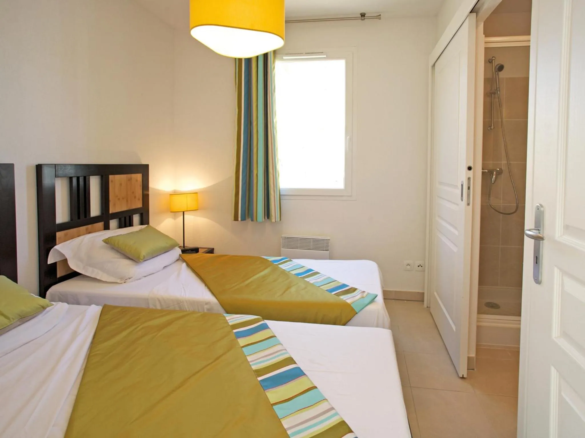 Bedroom, Bed in Lagrange Vacances Les Terrasses des Embiez