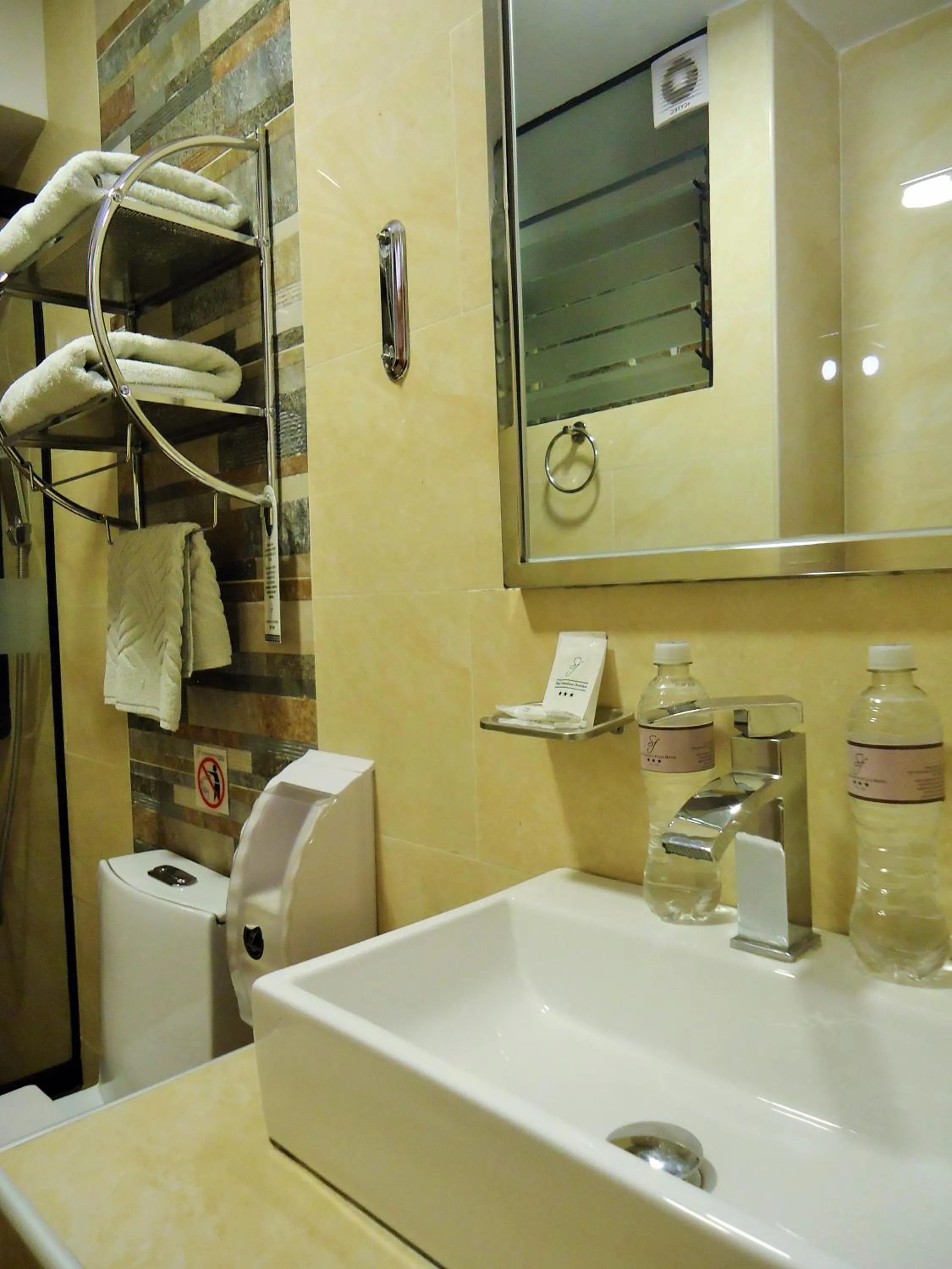 Bathroom in San Francisco Cusco Hotel