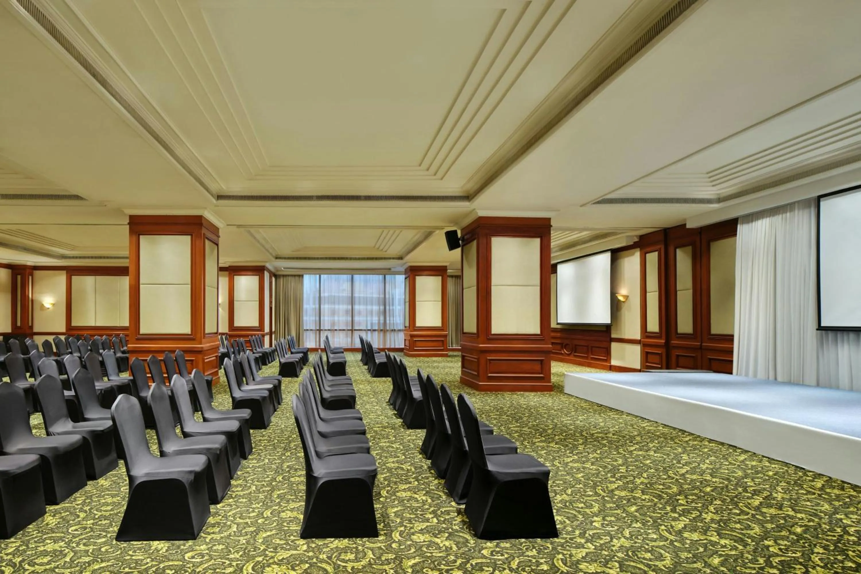 Meeting/conference room in Jubilee Prestige Hotel Ratchadapisek