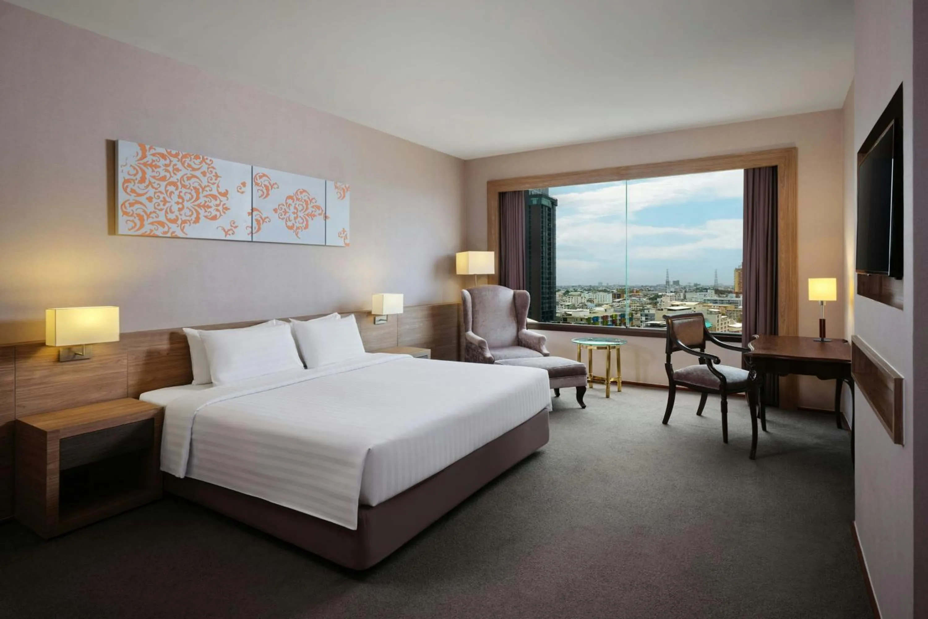 Photo of the whole room, Bed in Jubilee Prestige Hotel Ratchadapisek