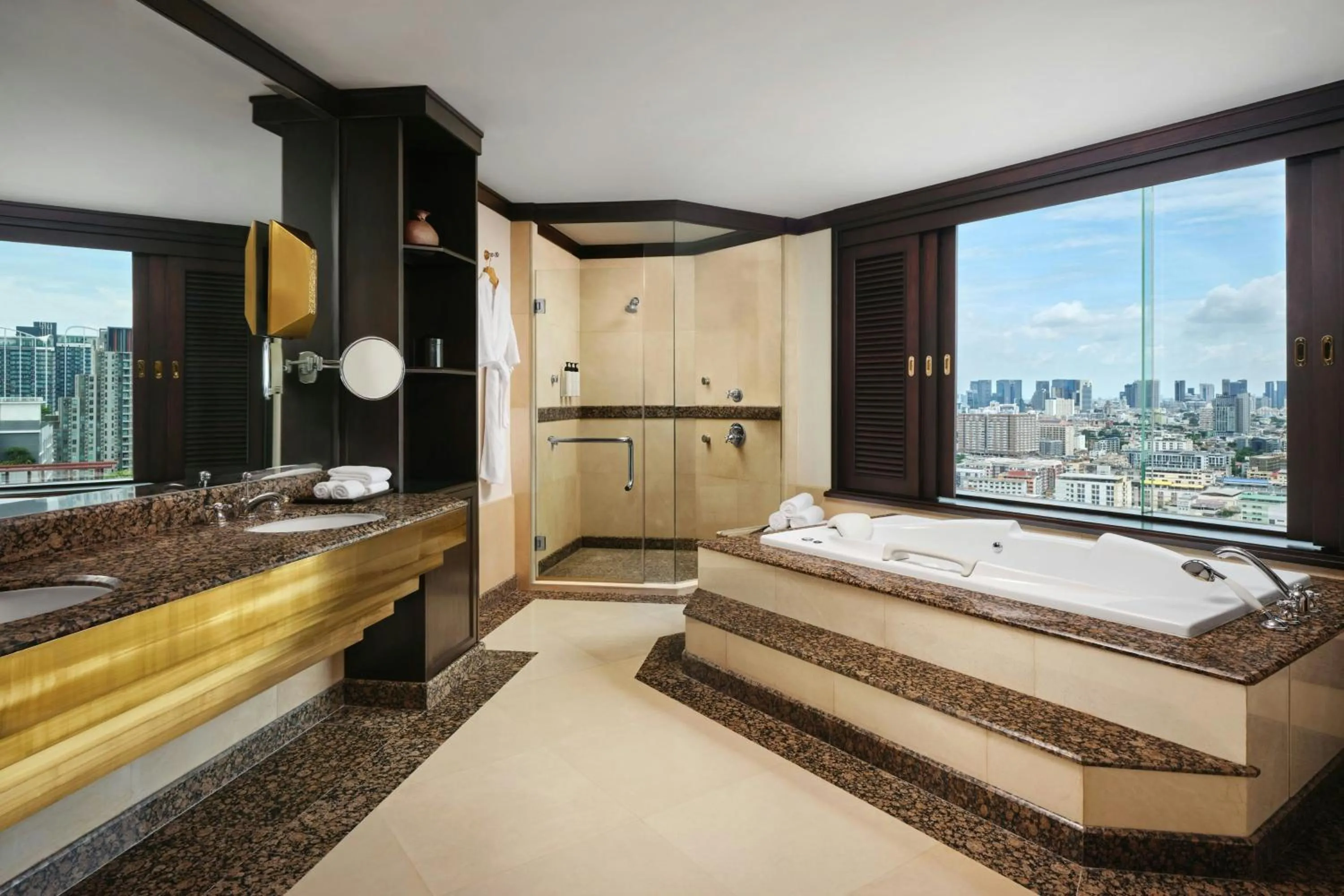 Bathroom, Bed in Jubilee Prestige Hotel Ratchadapisek