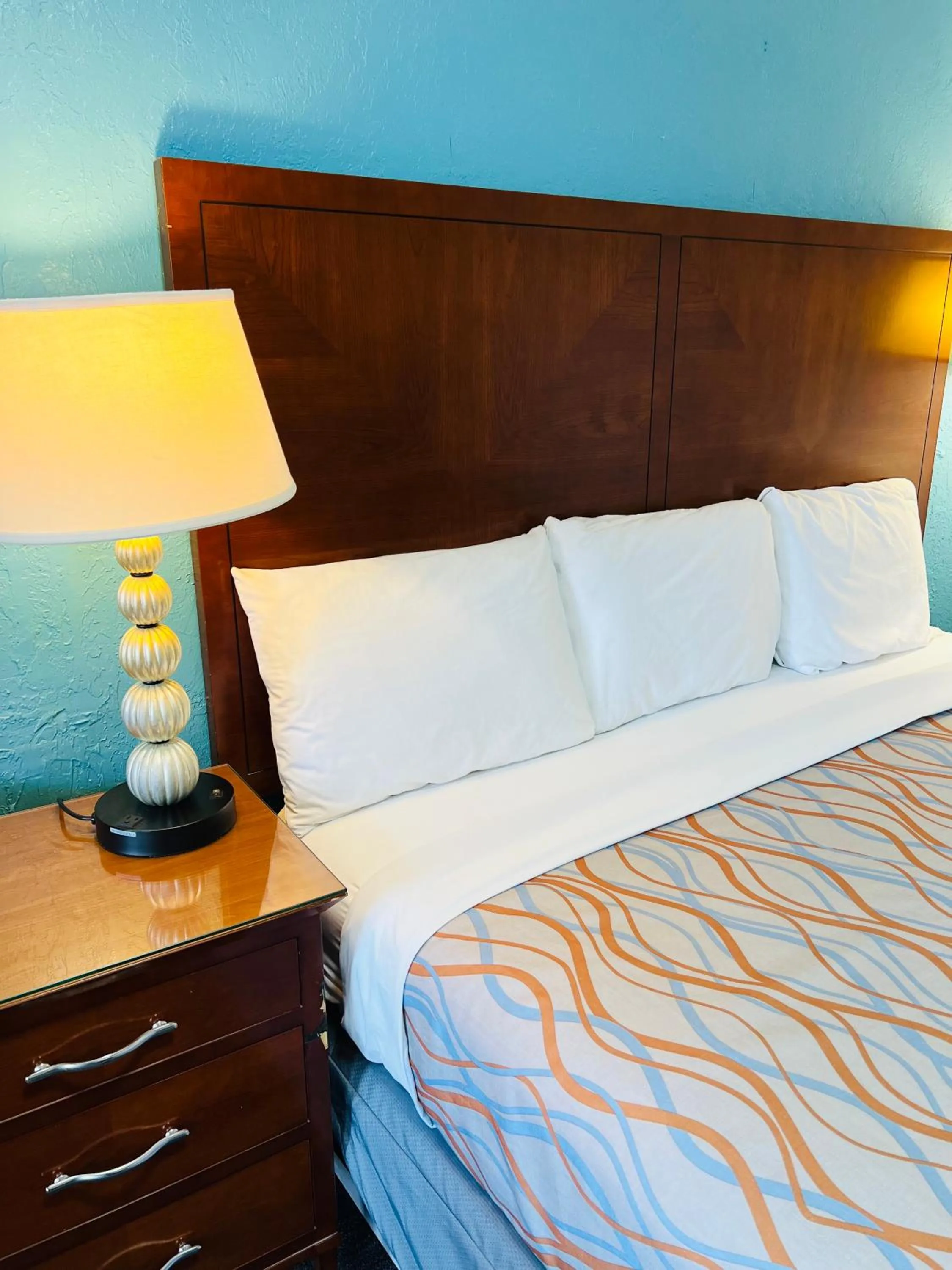 Bed in Relax Inn Lawton