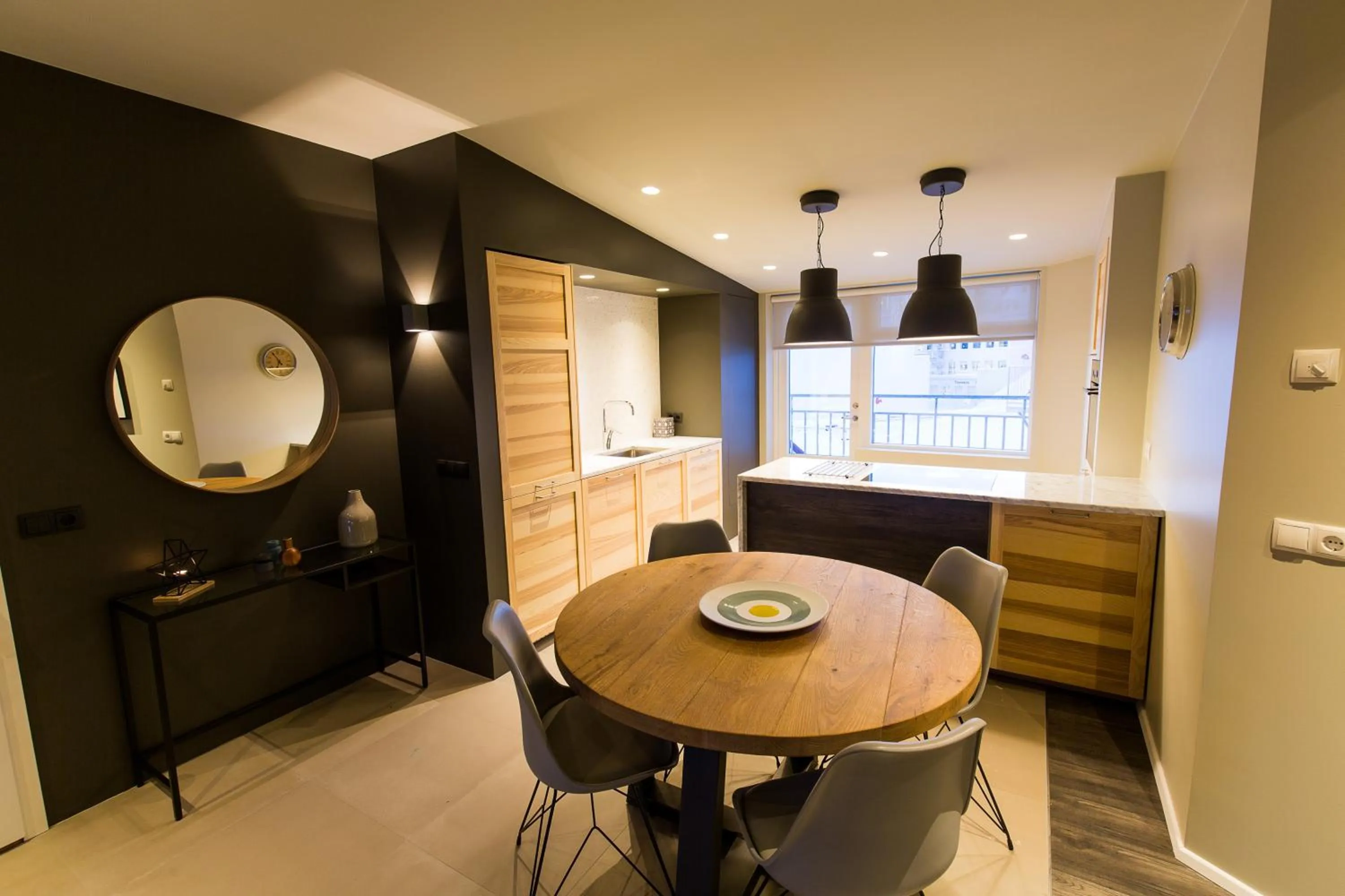 Coffee/tea facilities in Acco Luxury Apartments