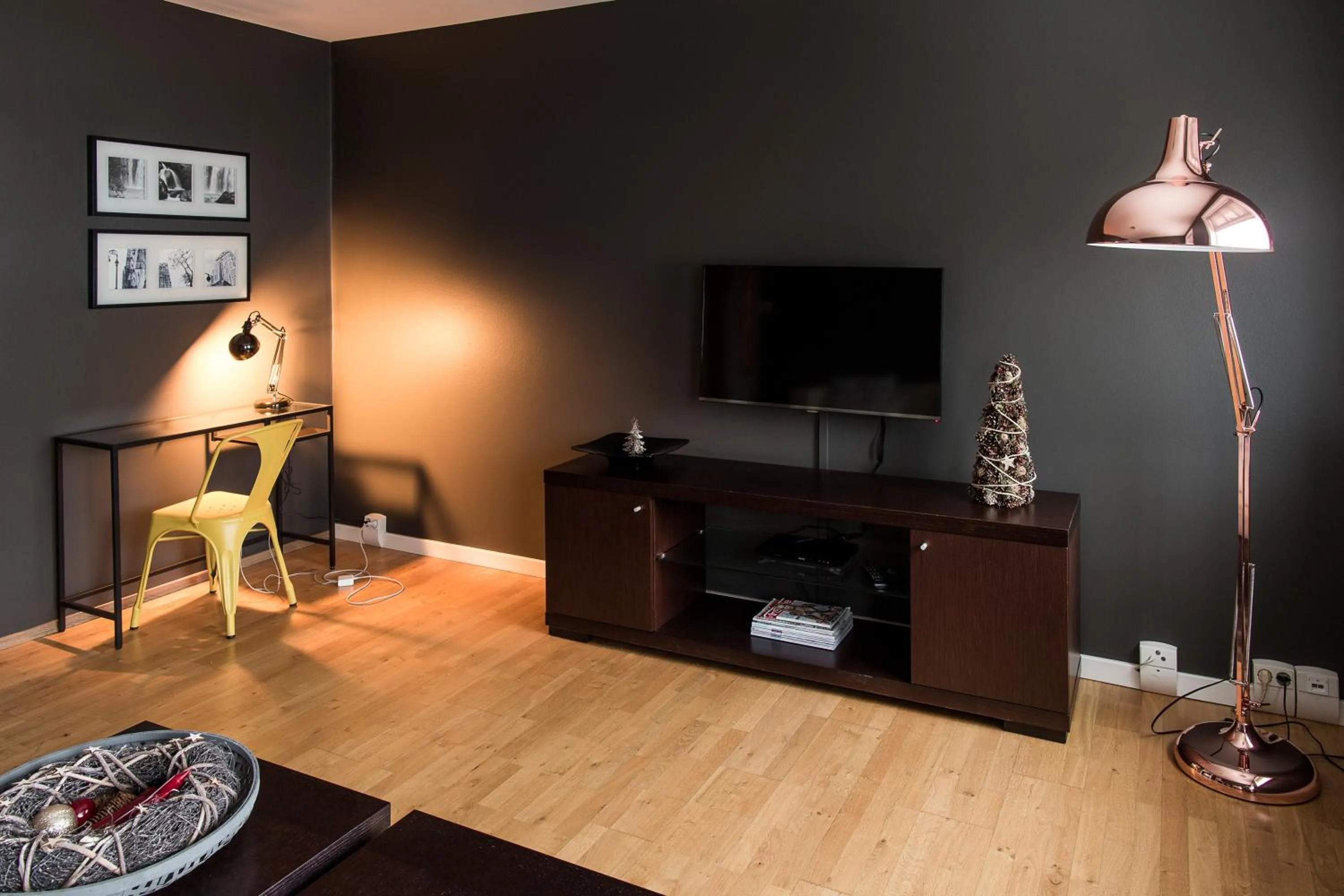 TV and multimedia in Acco Luxury Apartments