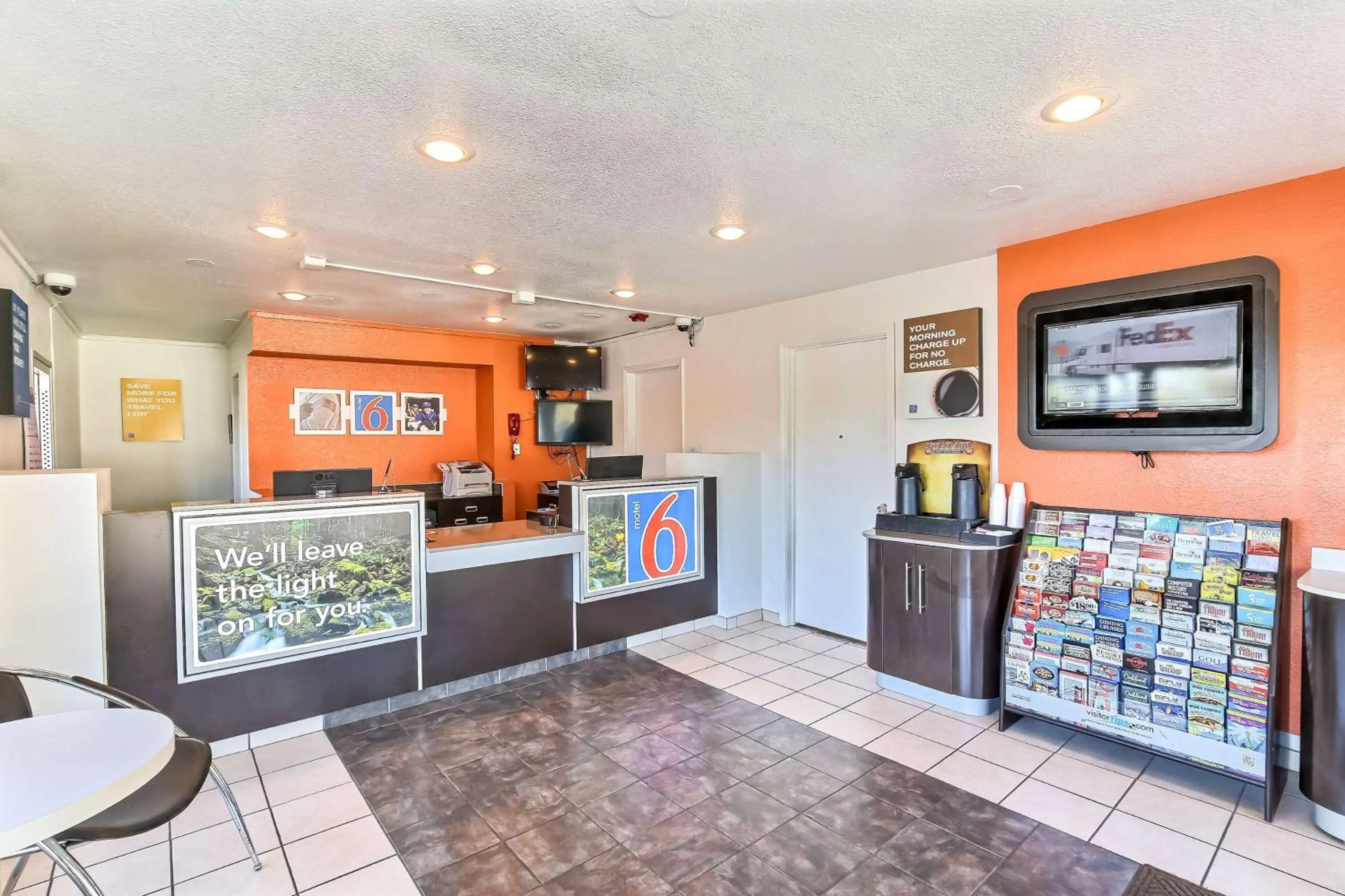 TV and multimedia in Motel 6-Oakland, CA - Embarcadero