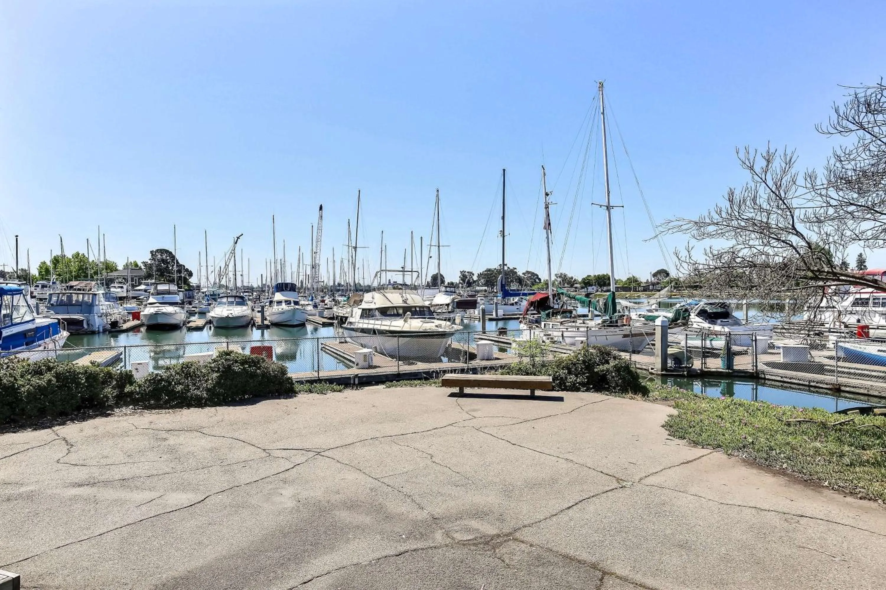 Day in Motel 6-Oakland, CA - Embarcadero