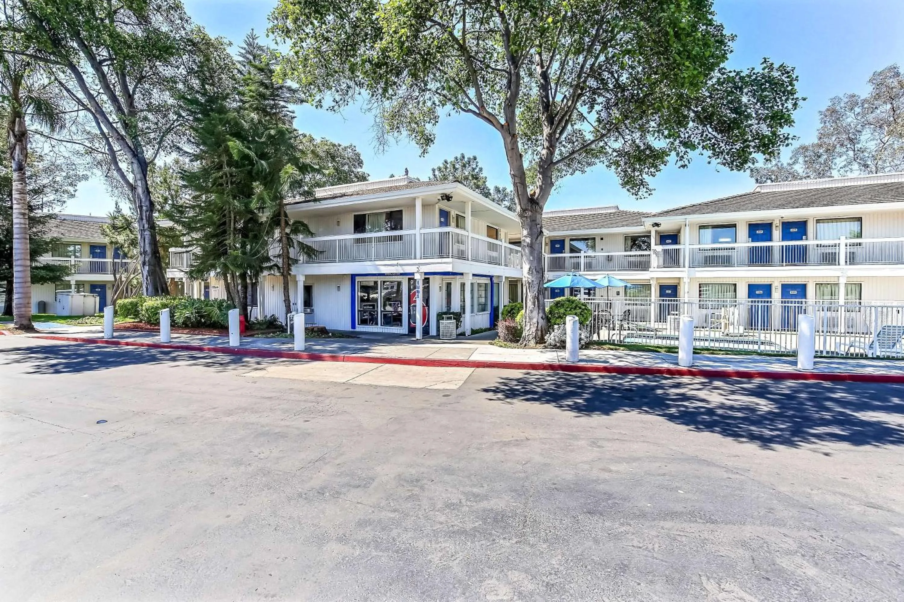 Property building in Motel 6-Oakland, CA - Embarcadero