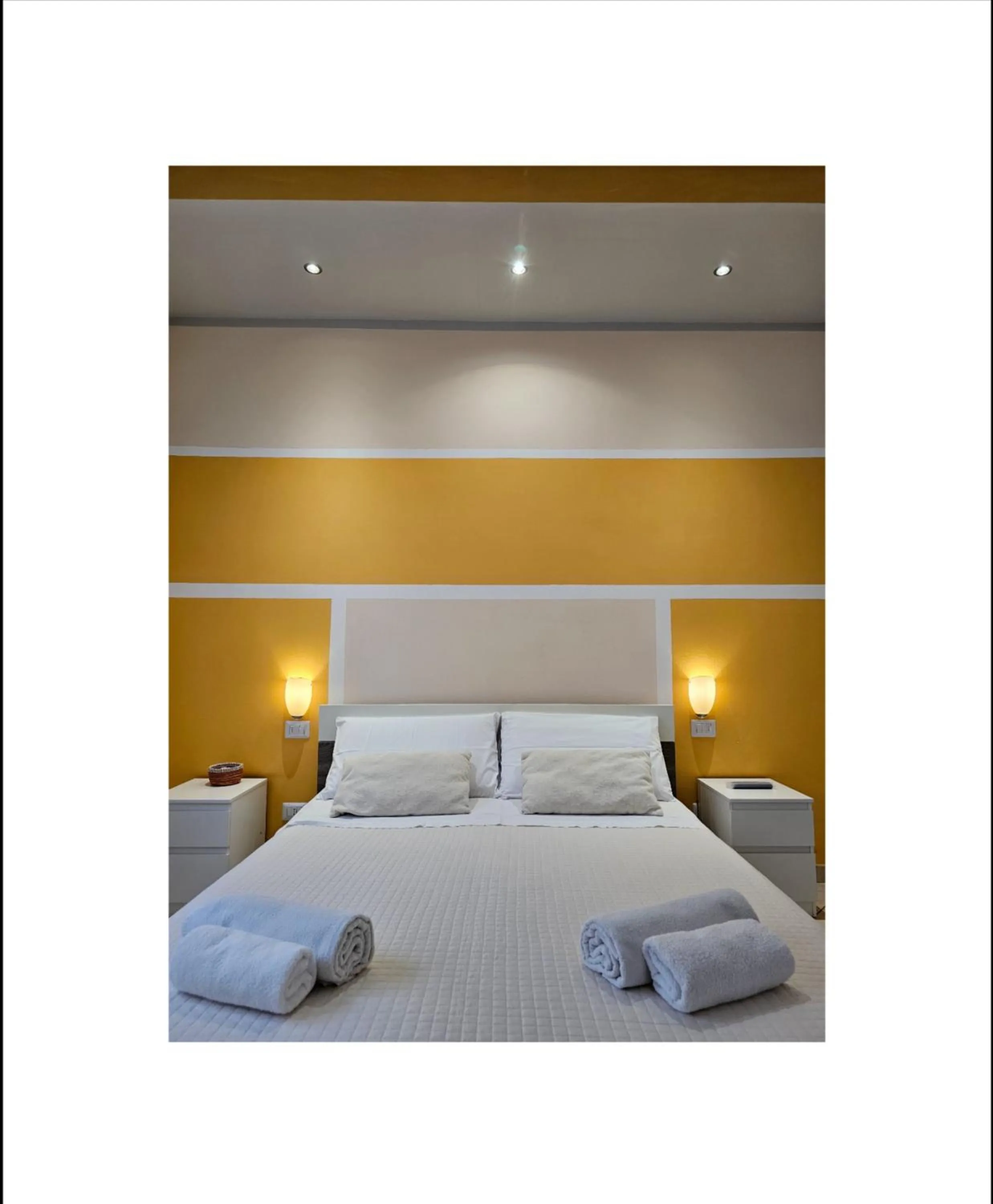 Bed in The Dreamers MXP