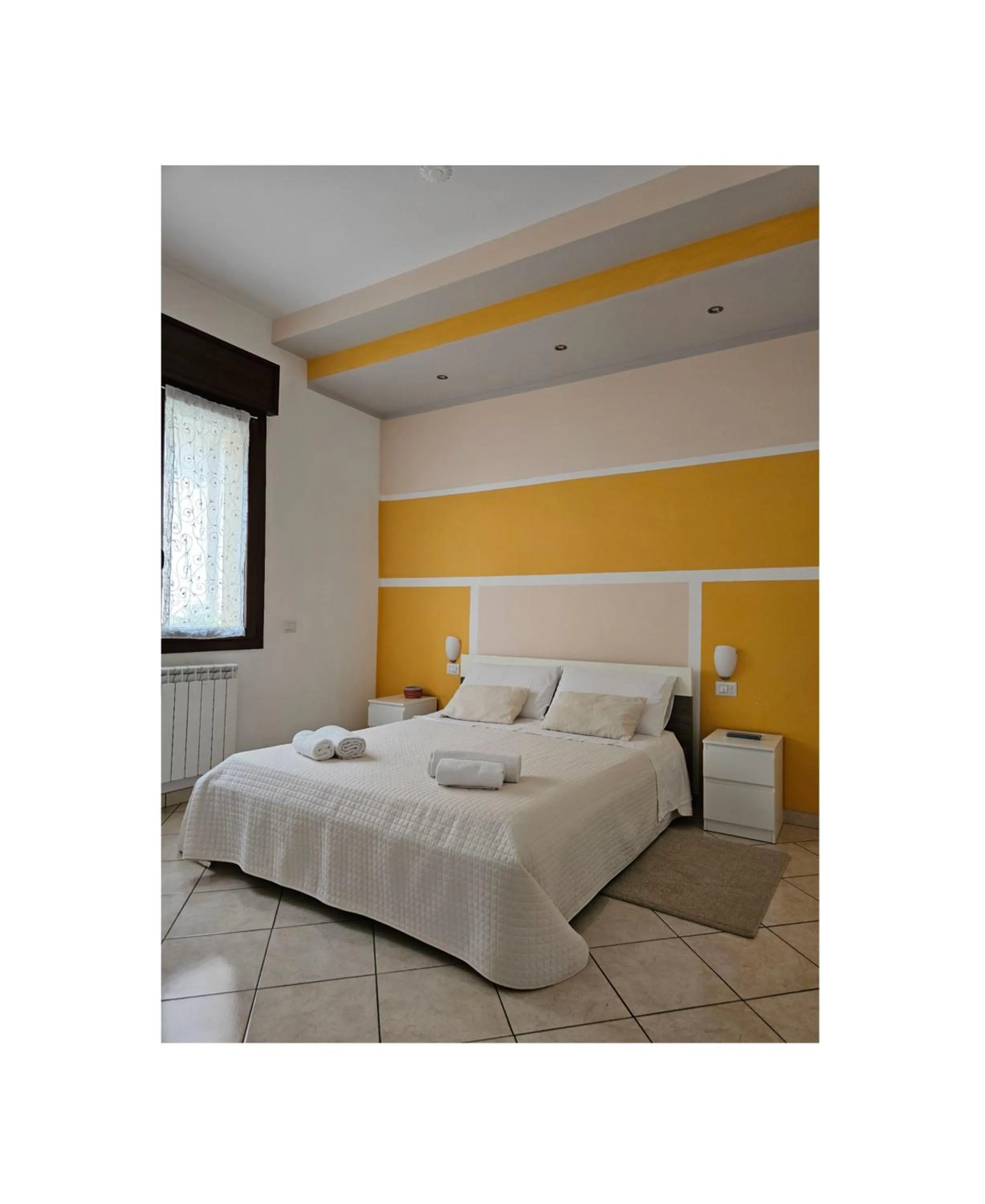 Bed in The Dreamers MXP