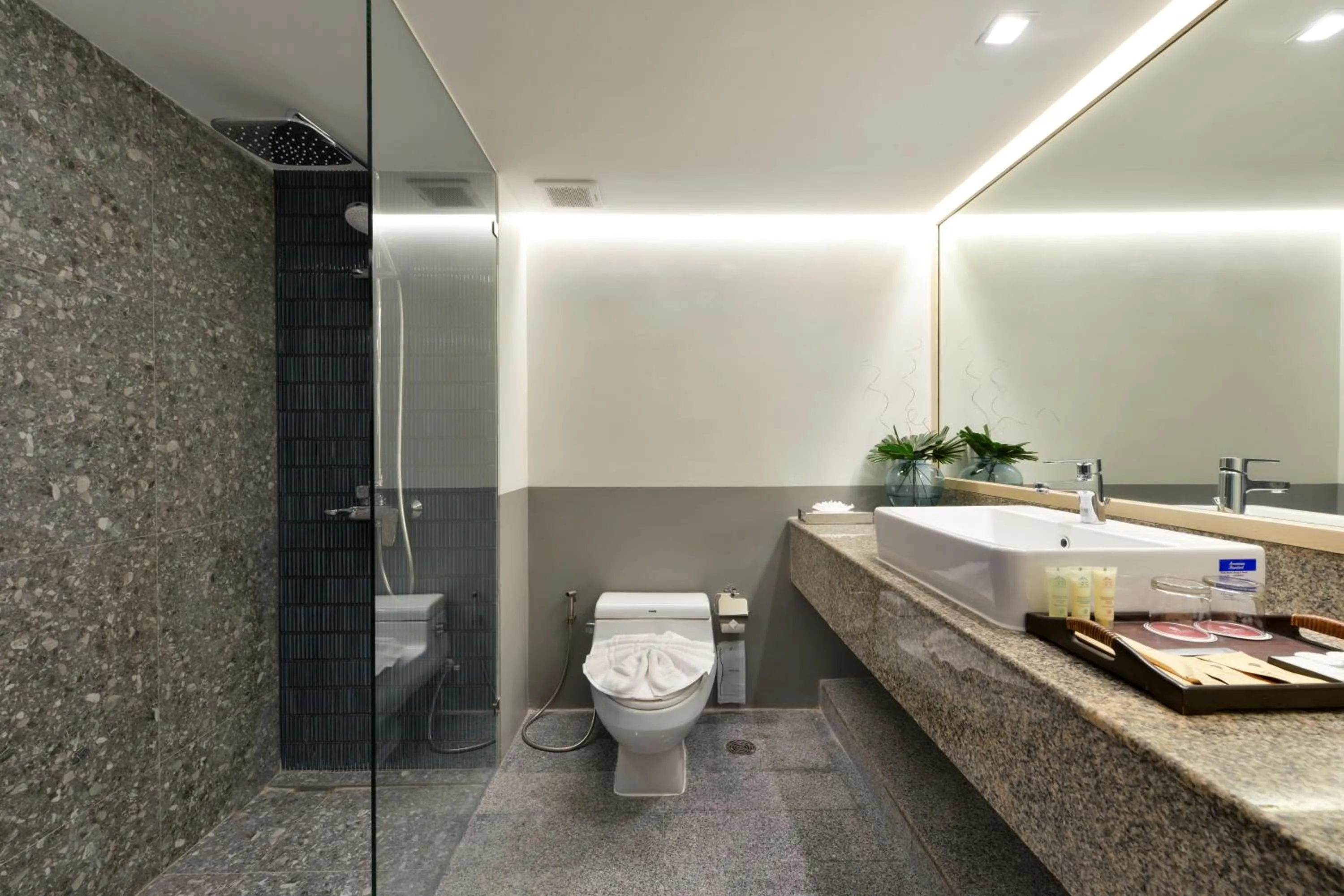 Bathroom in Twin Towers Hotel