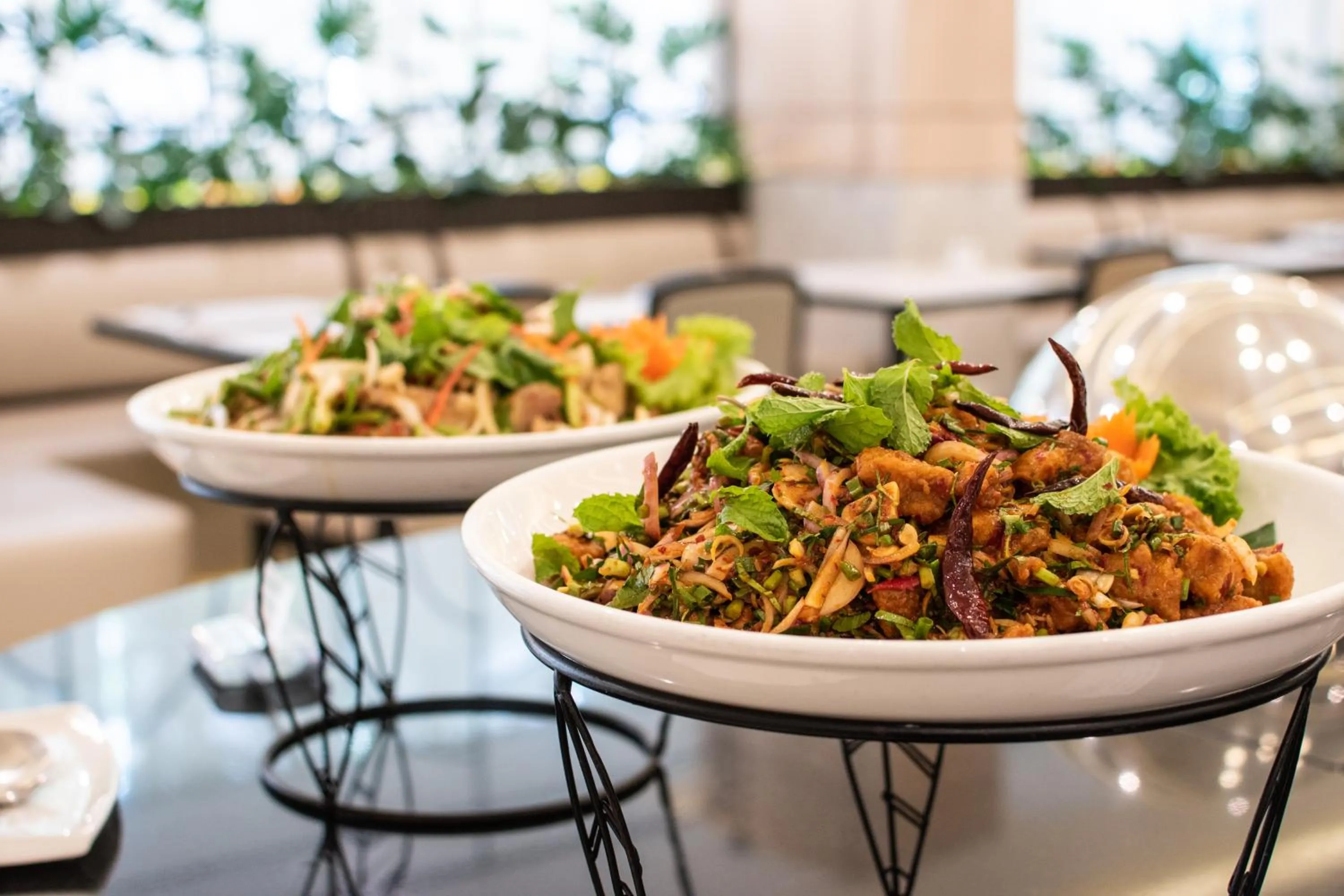 Restaurant/places to eat in Twin Towers Hotel