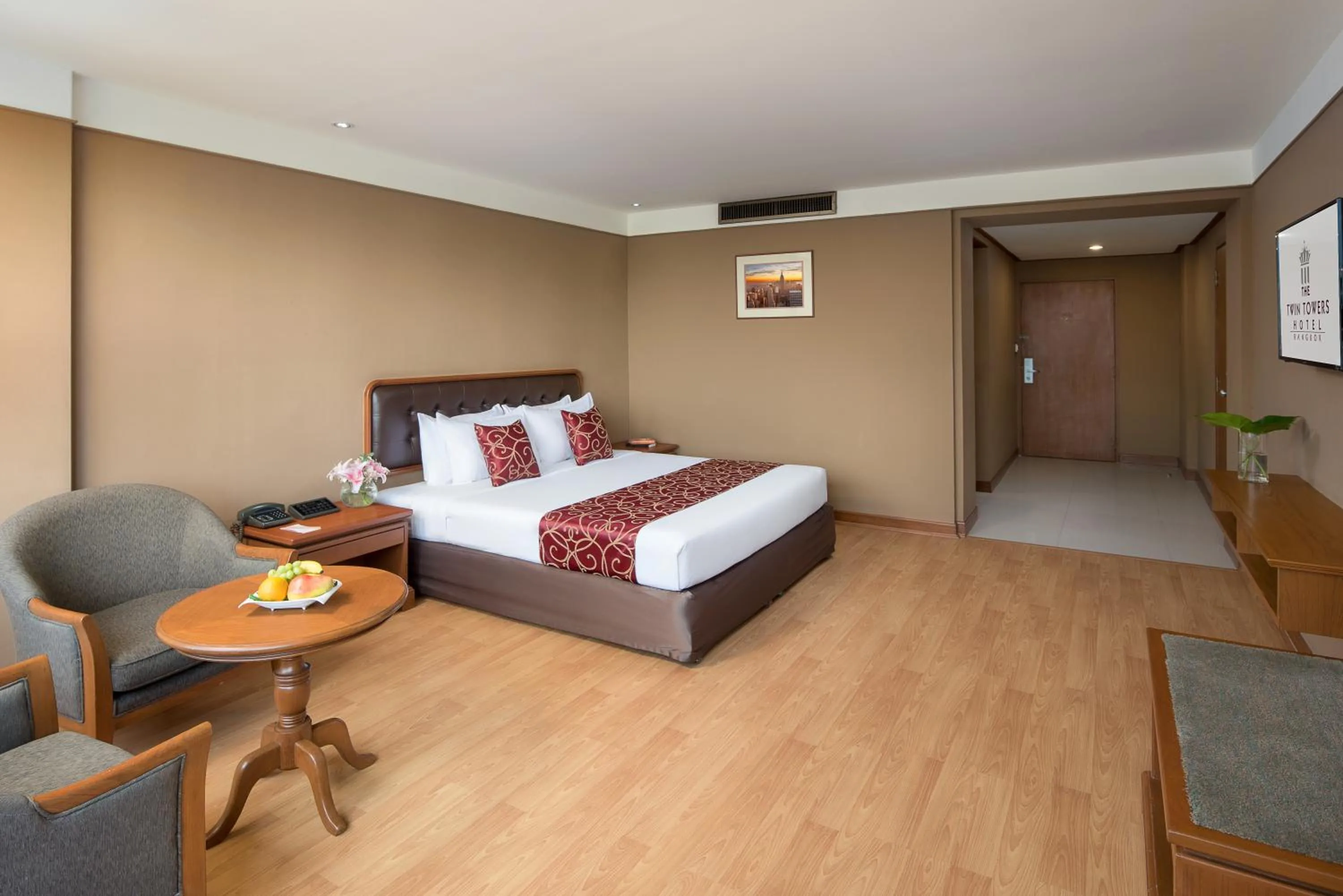 Bedroom, Bed in Twin Towers Hotel