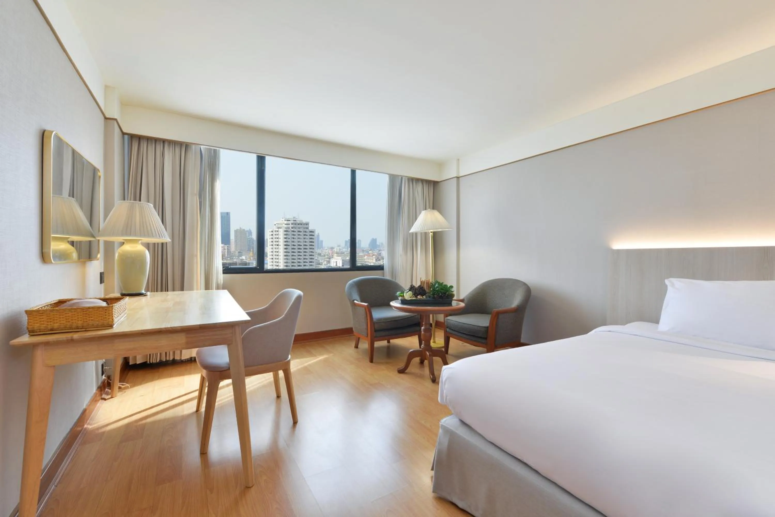 Bedroom, Bed in Twin Towers Hotel