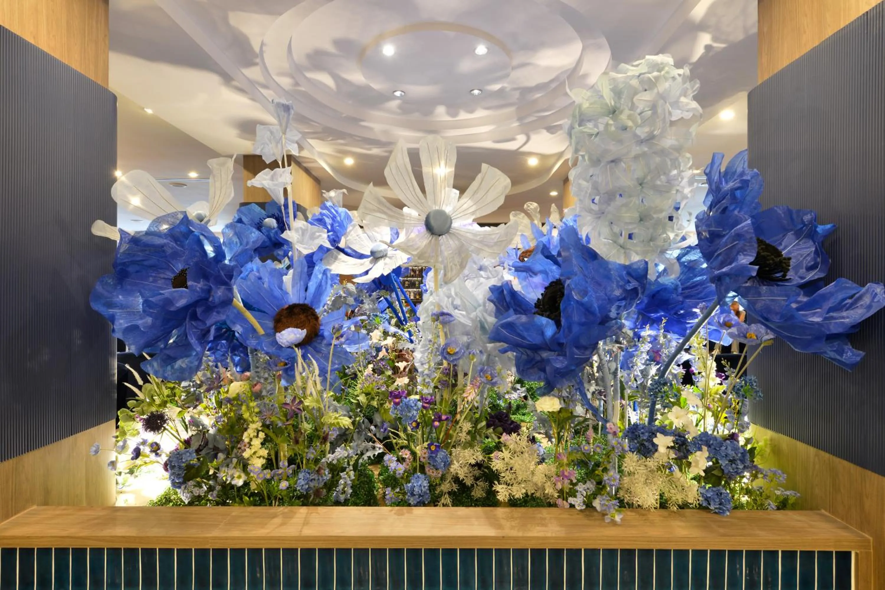 Lounge or bar in Twin Towers Hotel