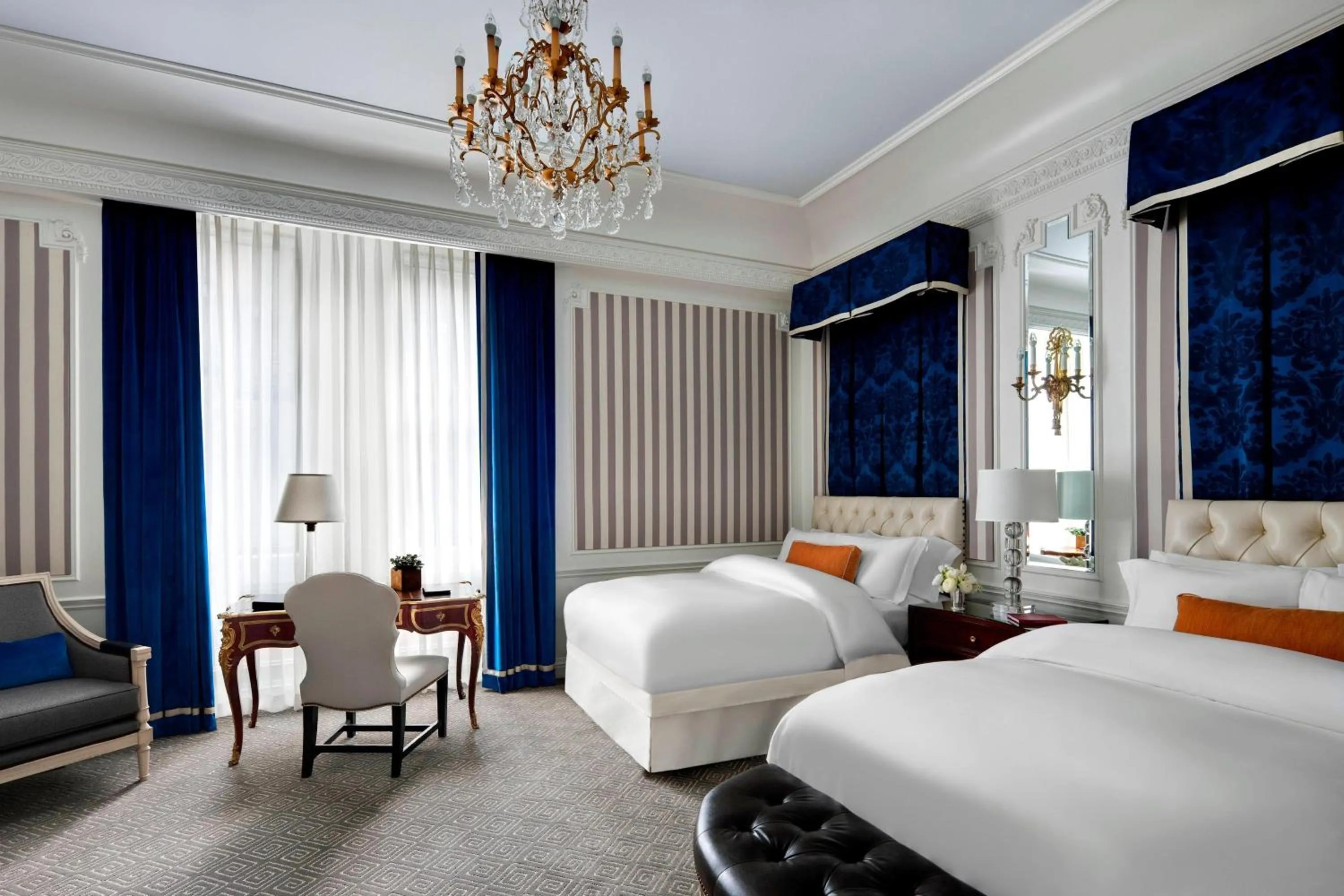Photo of the whole room, Bed in The St. Regis New York