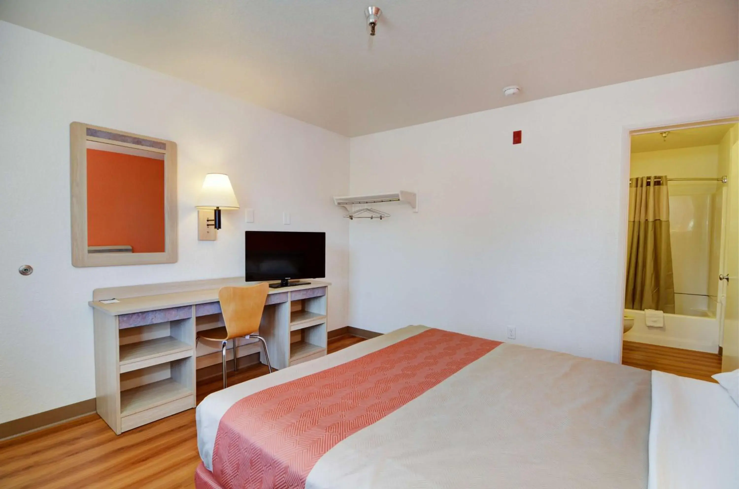 TV and multimedia, Bed in Motel 6-Twentynine Palms, CA TV and multimedia, Bed in Motel 6-Twentynine Palms, CA