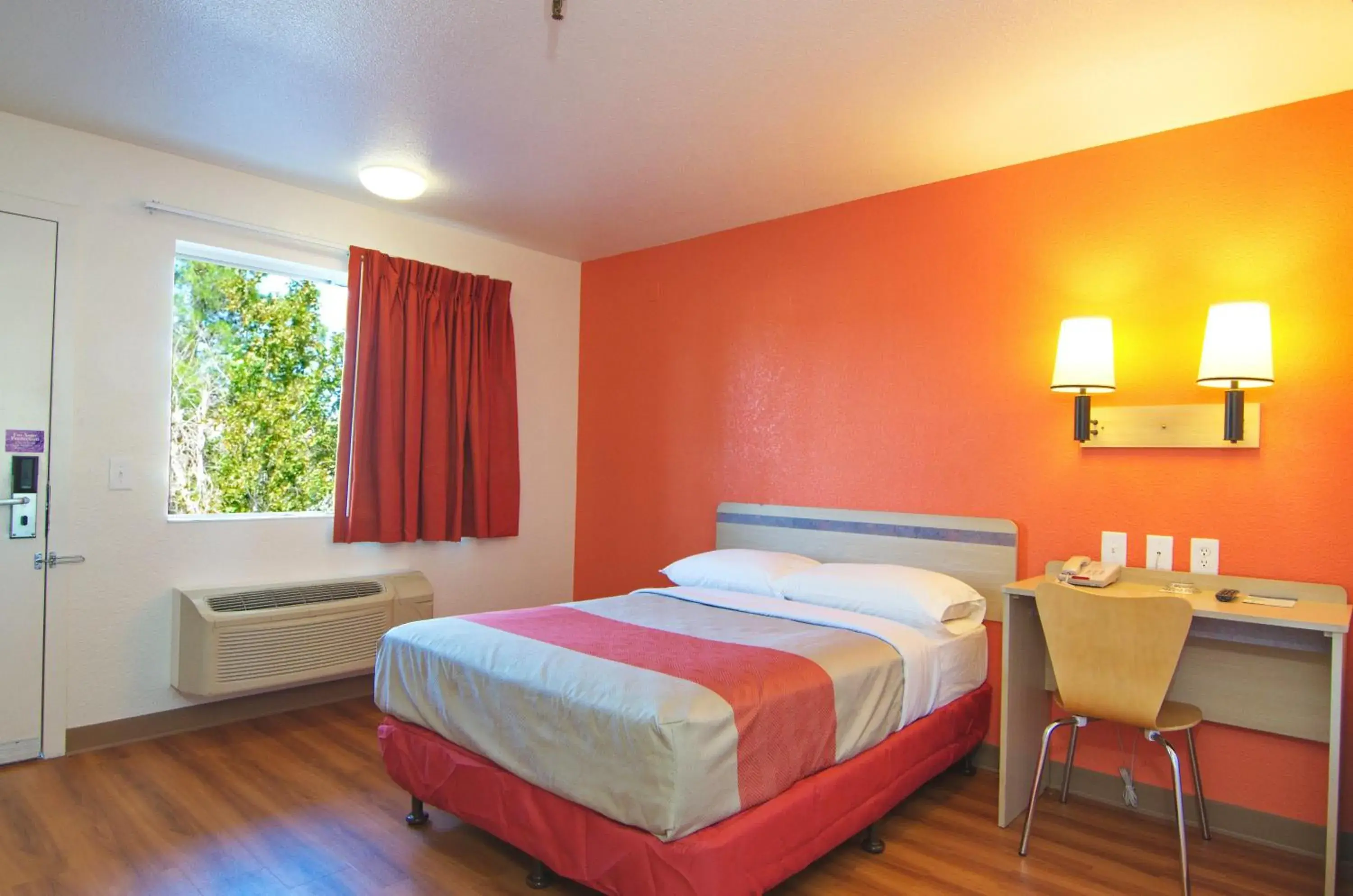 Bed in Motel 6-Twentynine Palms, CA Bed in Motel 6-Twentynine Palms, CA